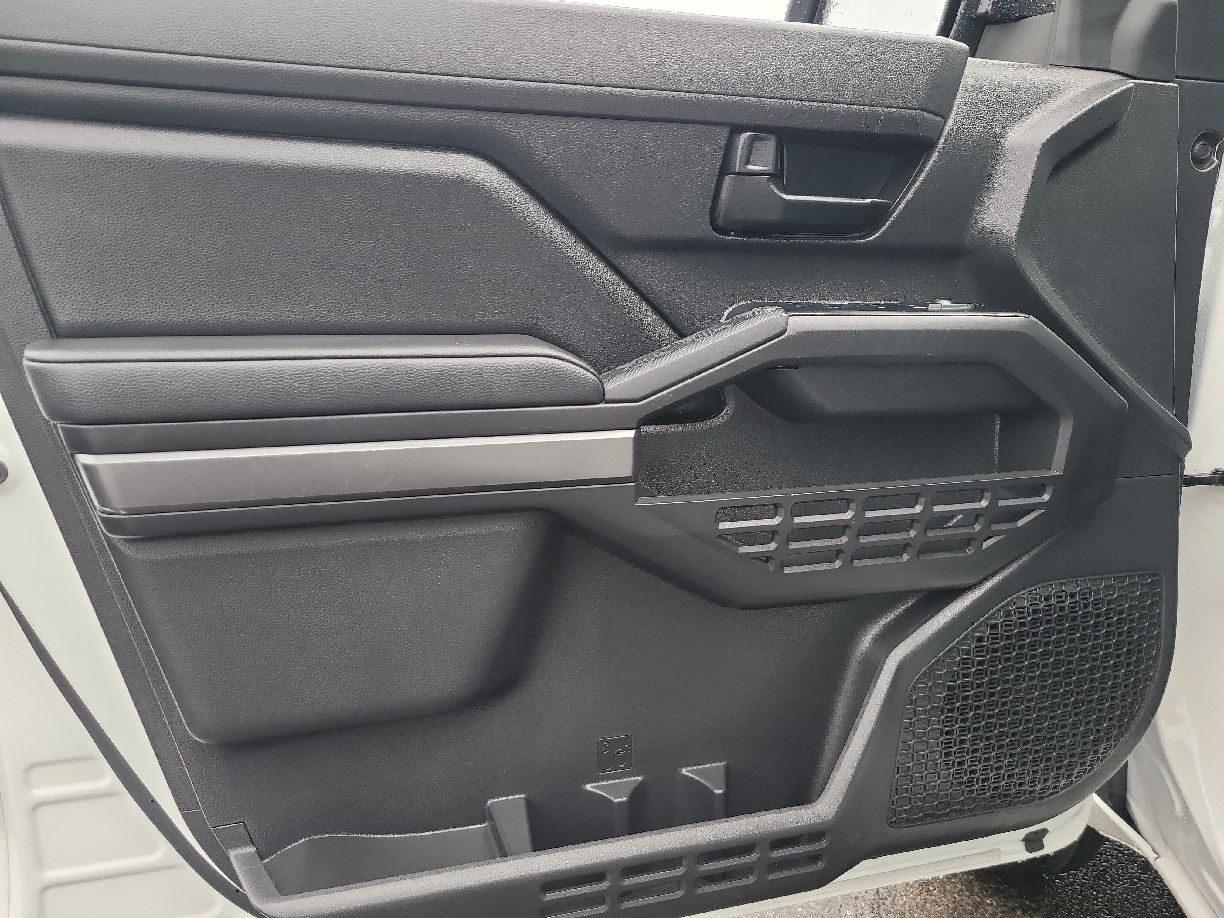 2025 Toyota Tacoma 2WD SR5