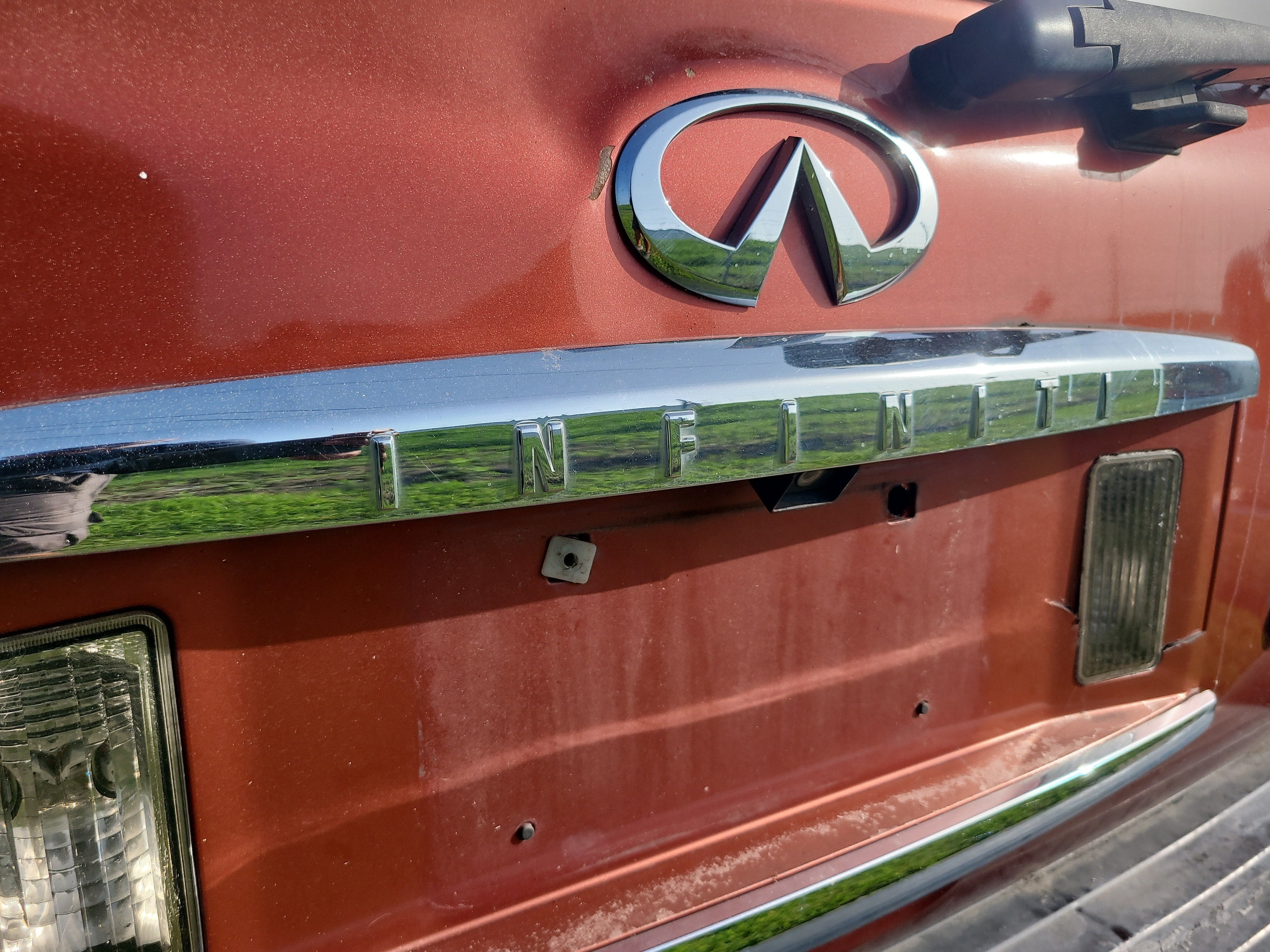 2004 INFINITI QX56 Base