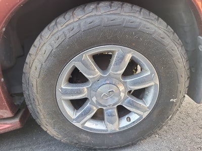 2004 INFINITI QX56 Base