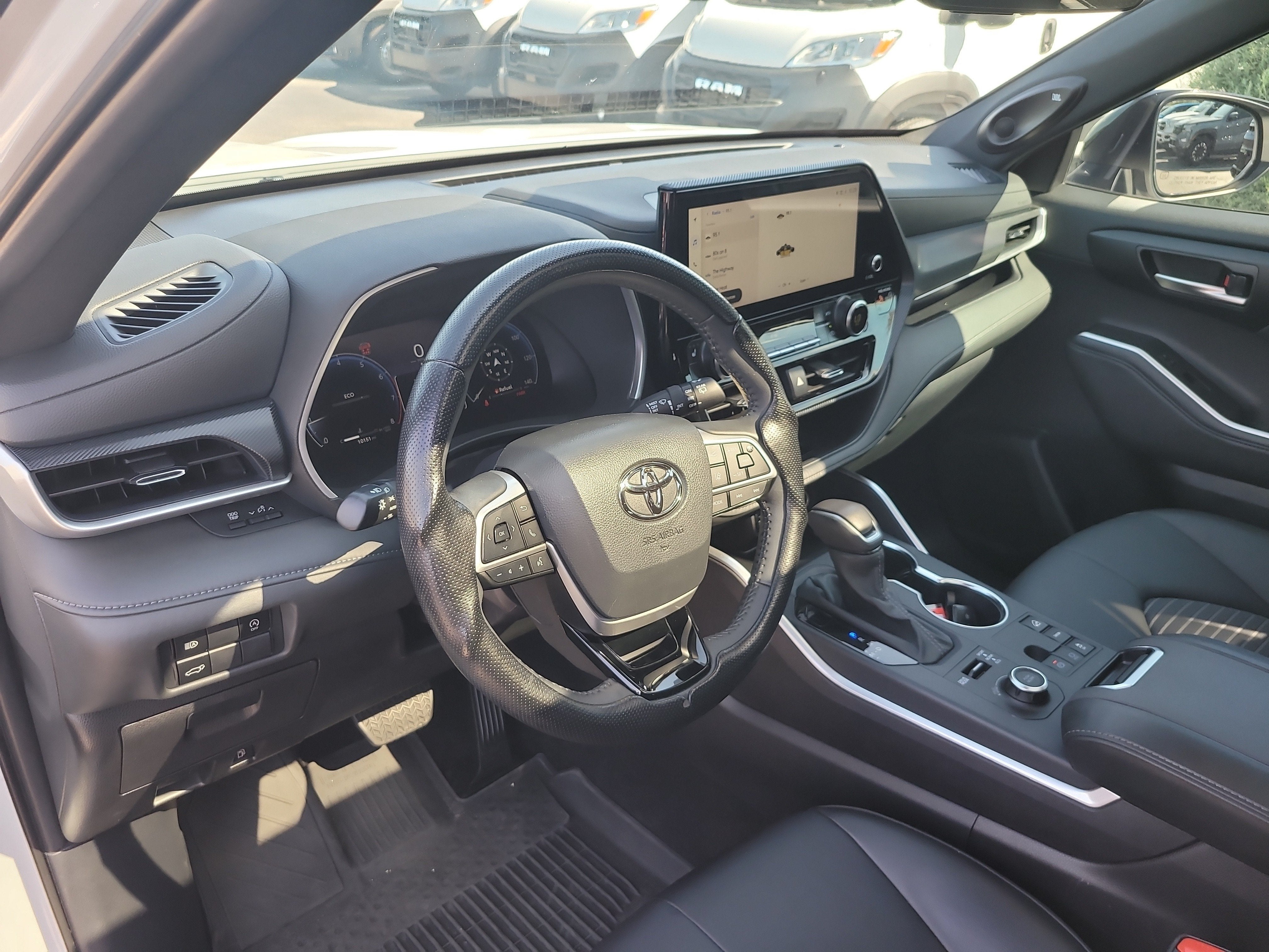2025 Toyota Highlander LE