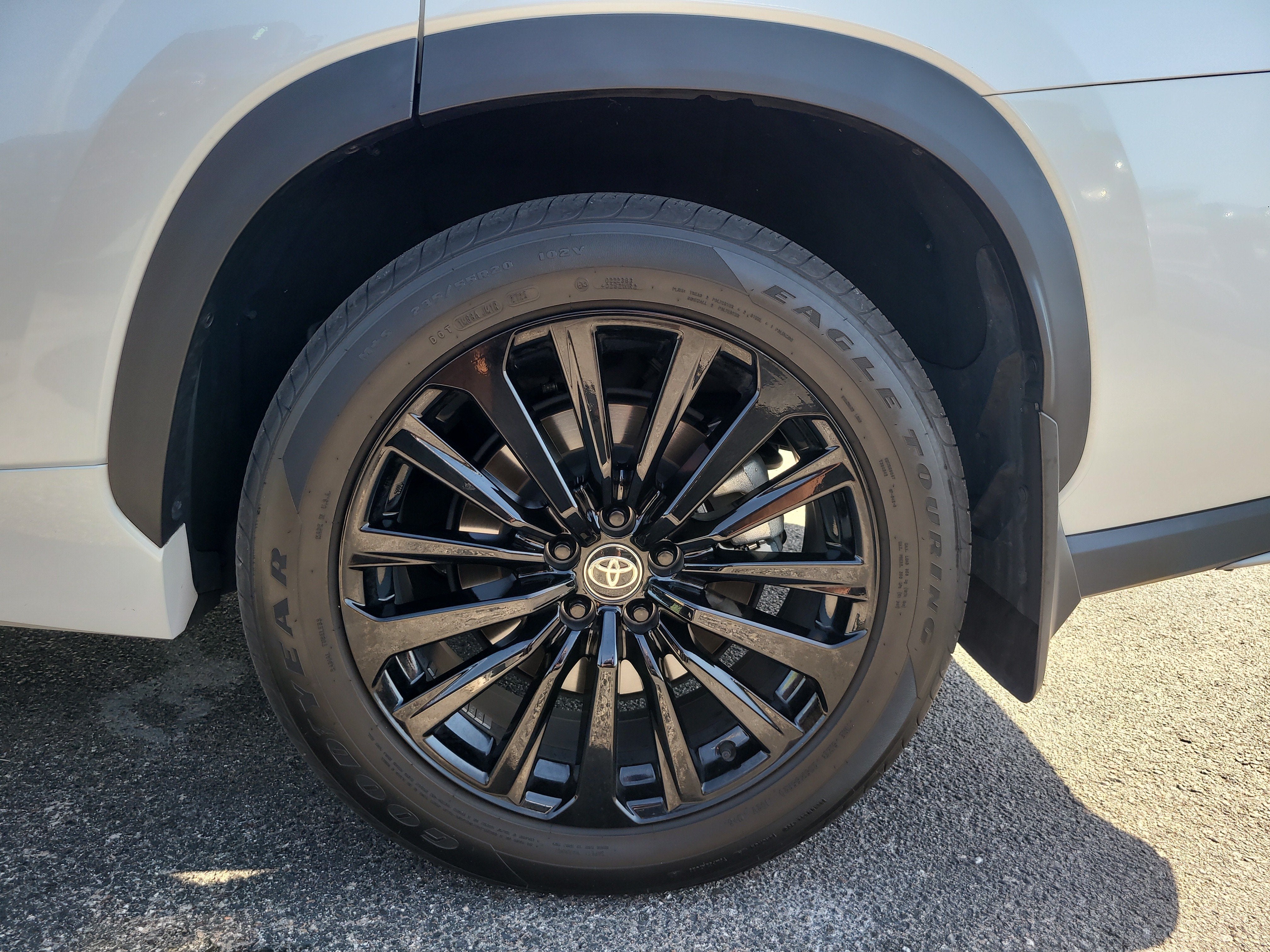 2025 Toyota Highlander LE