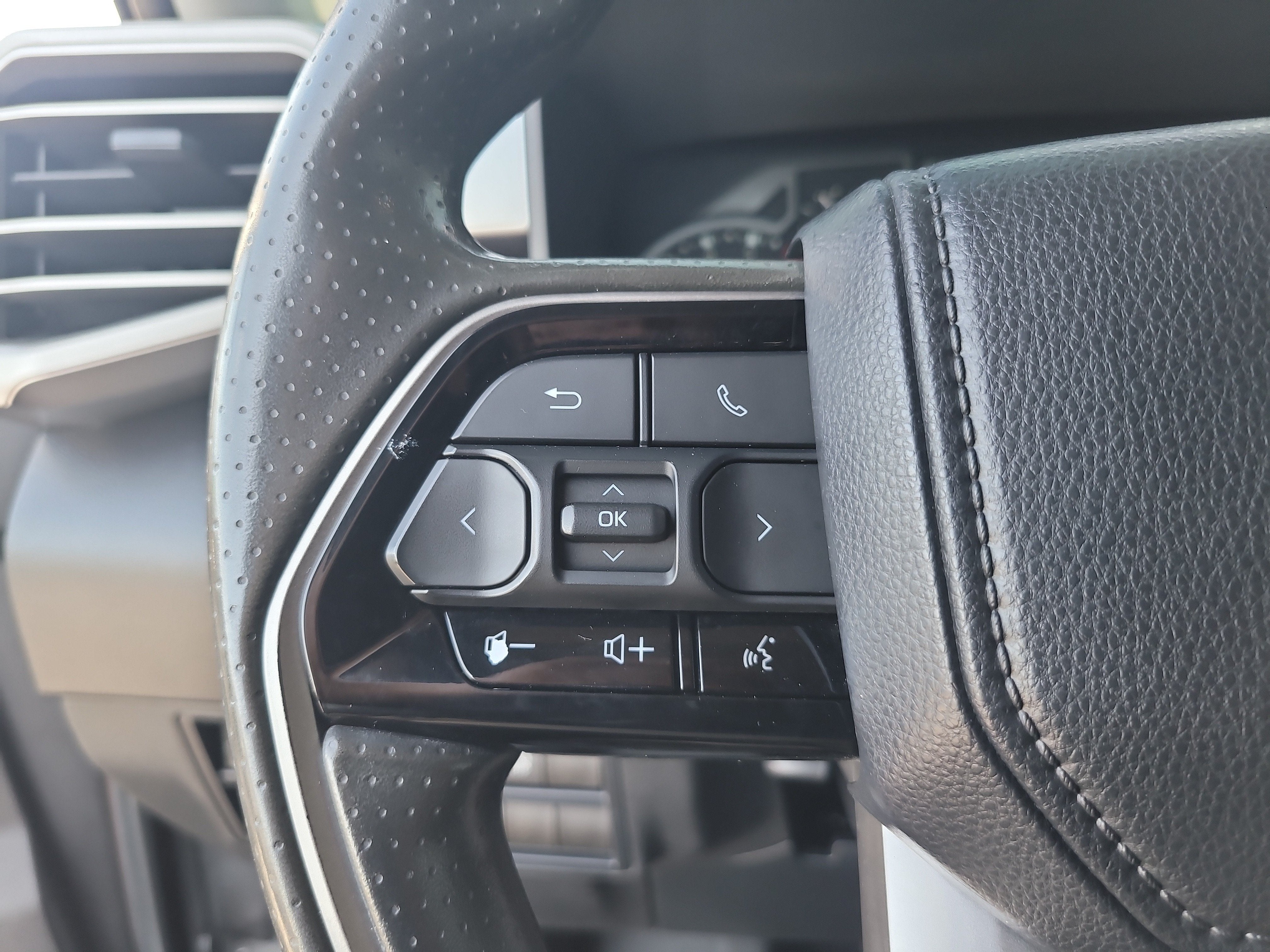 2022 Toyota Tundra 2WD SR5