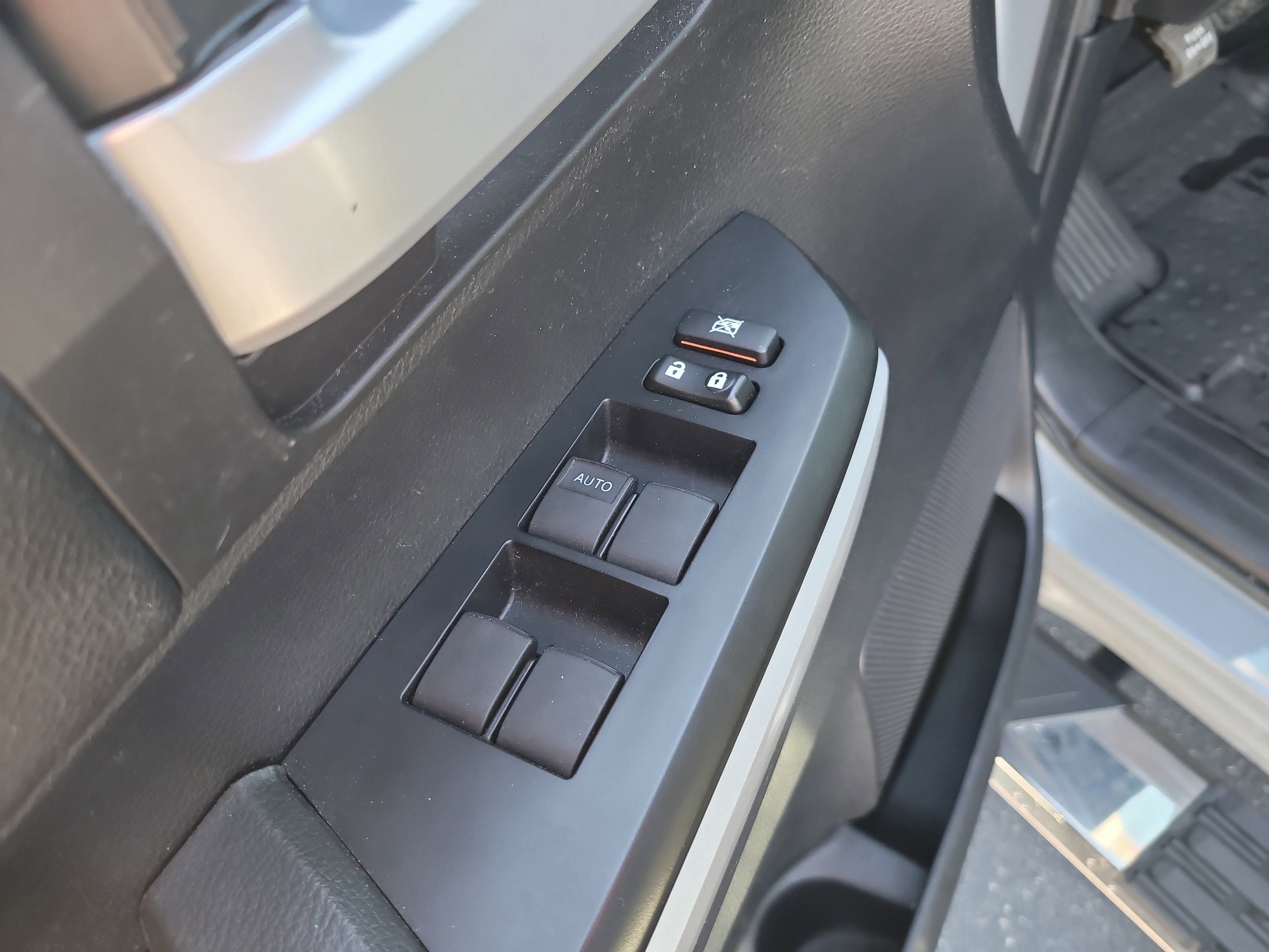 2020 Toyota Tundra 2WD SR5