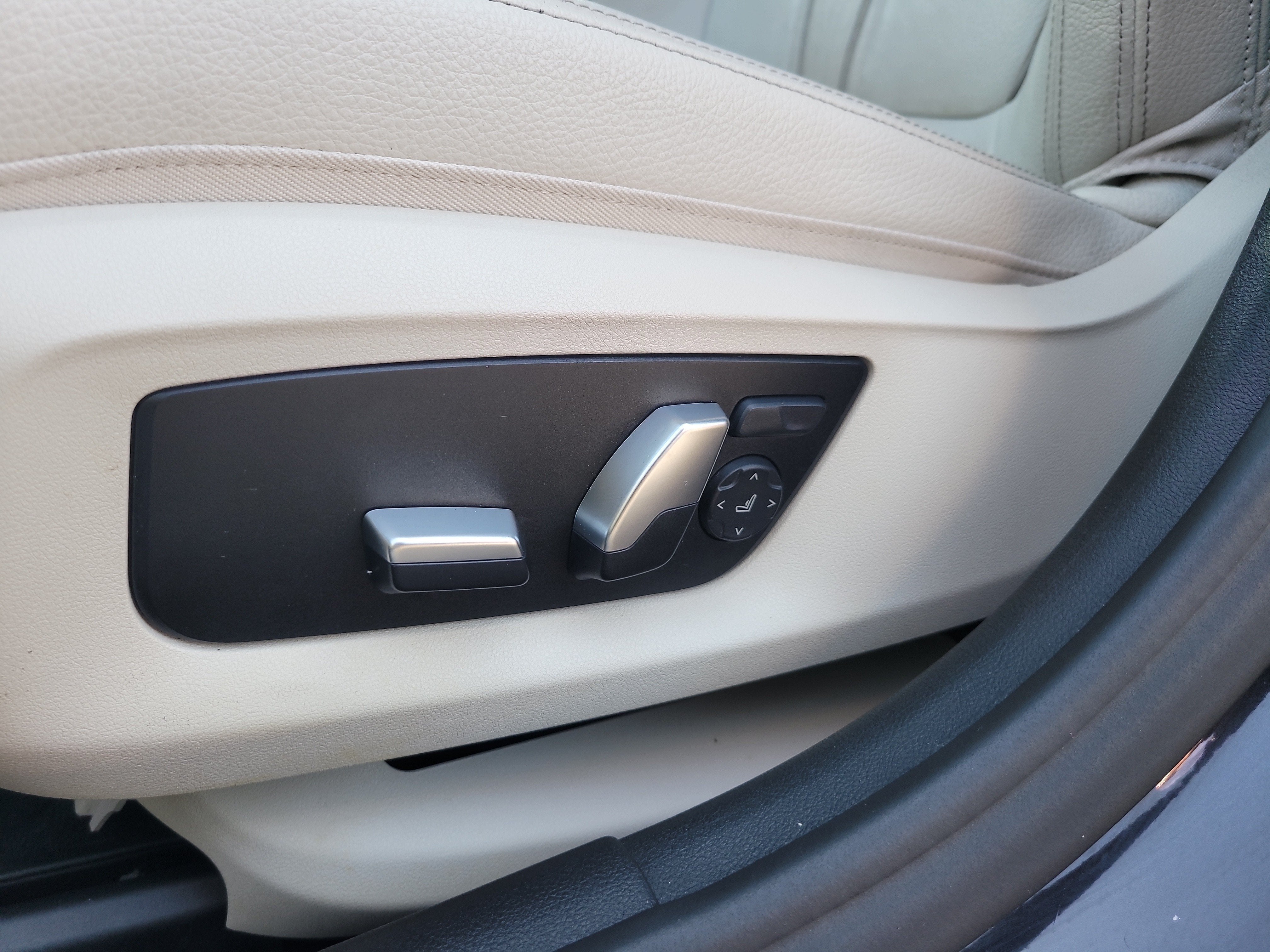 2018 BMW 5 Series 540i