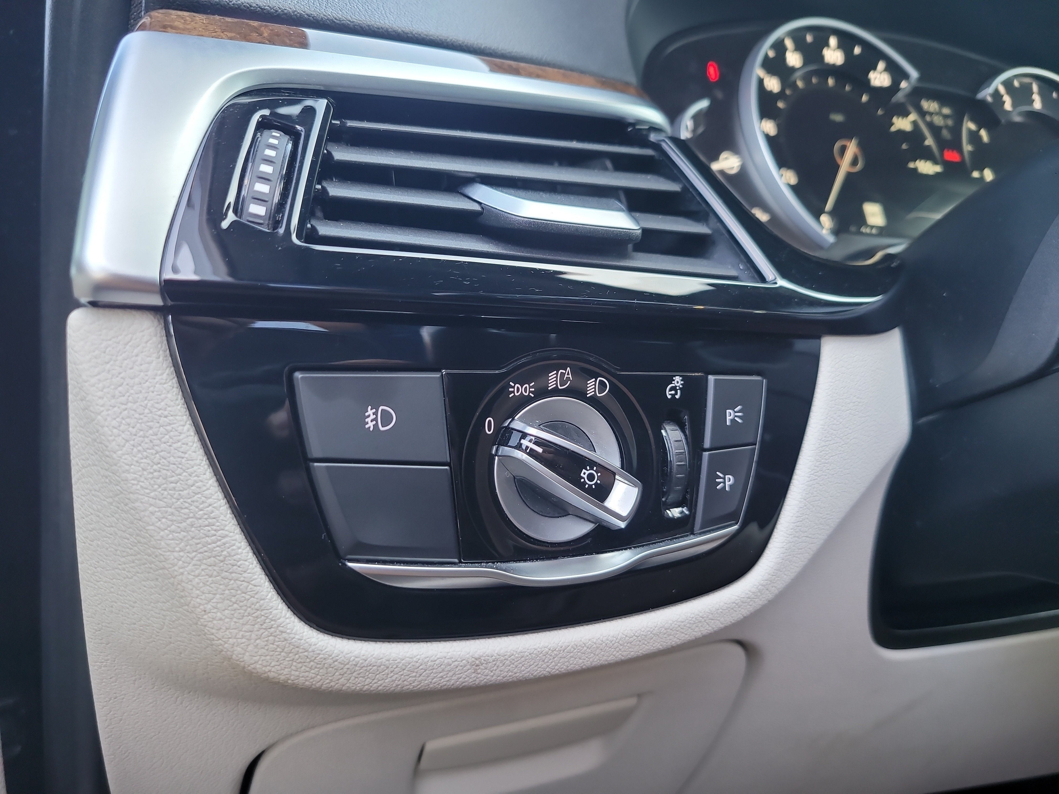 2018 BMW 5 Series 540i