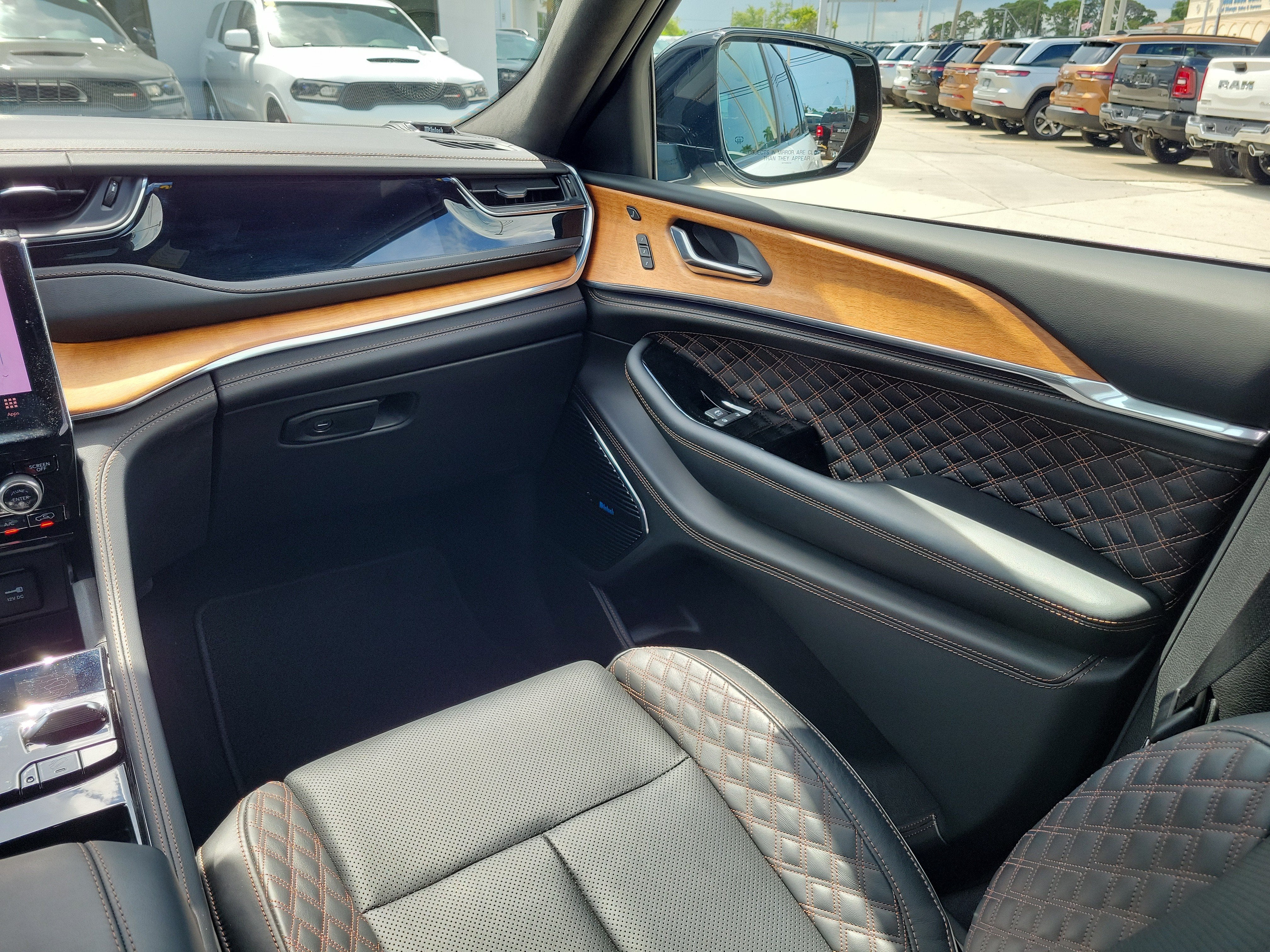 2025 Jeep Grand Cherokee Summit Reserve