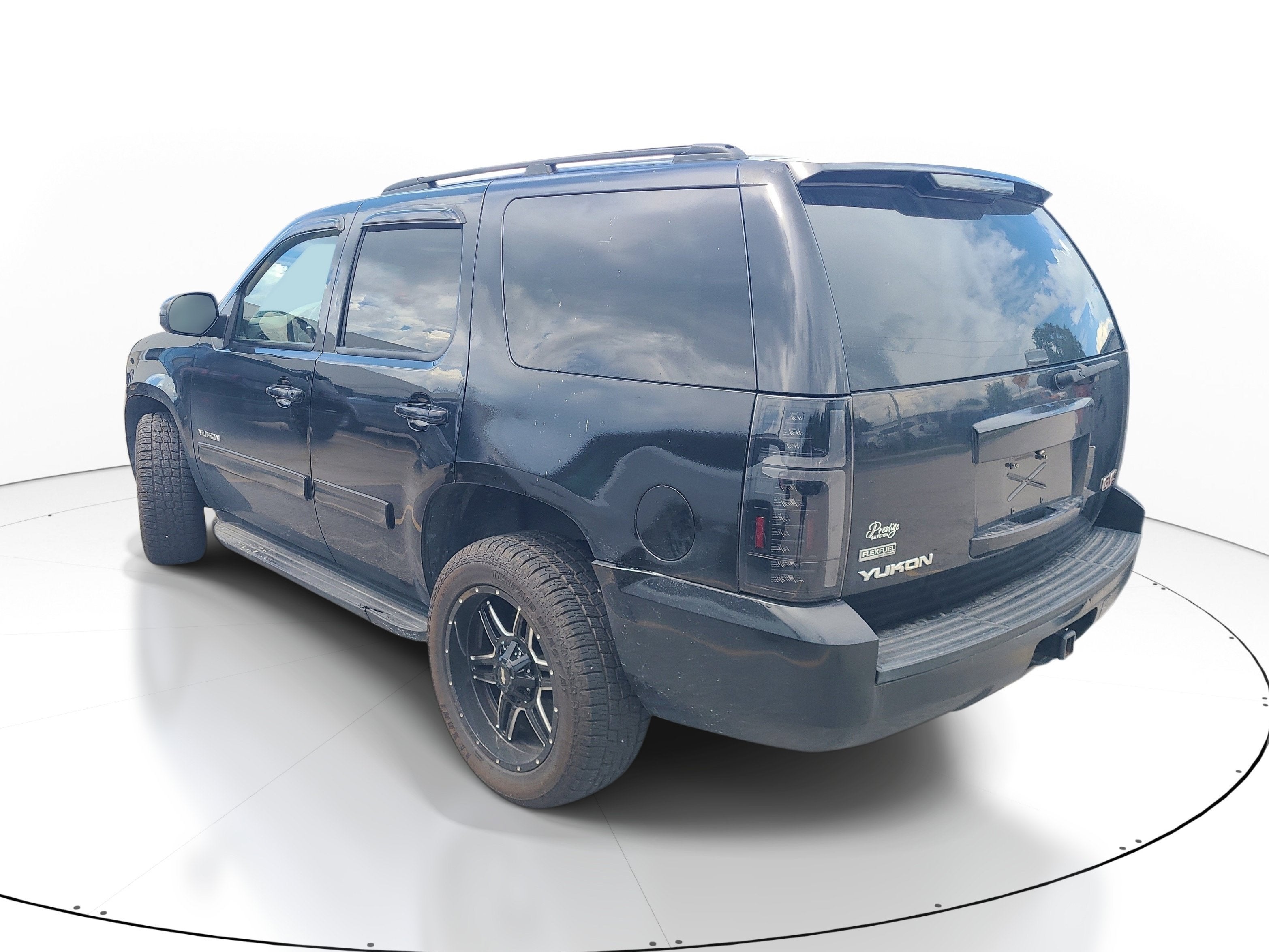 2011 GMC Yukon SLE