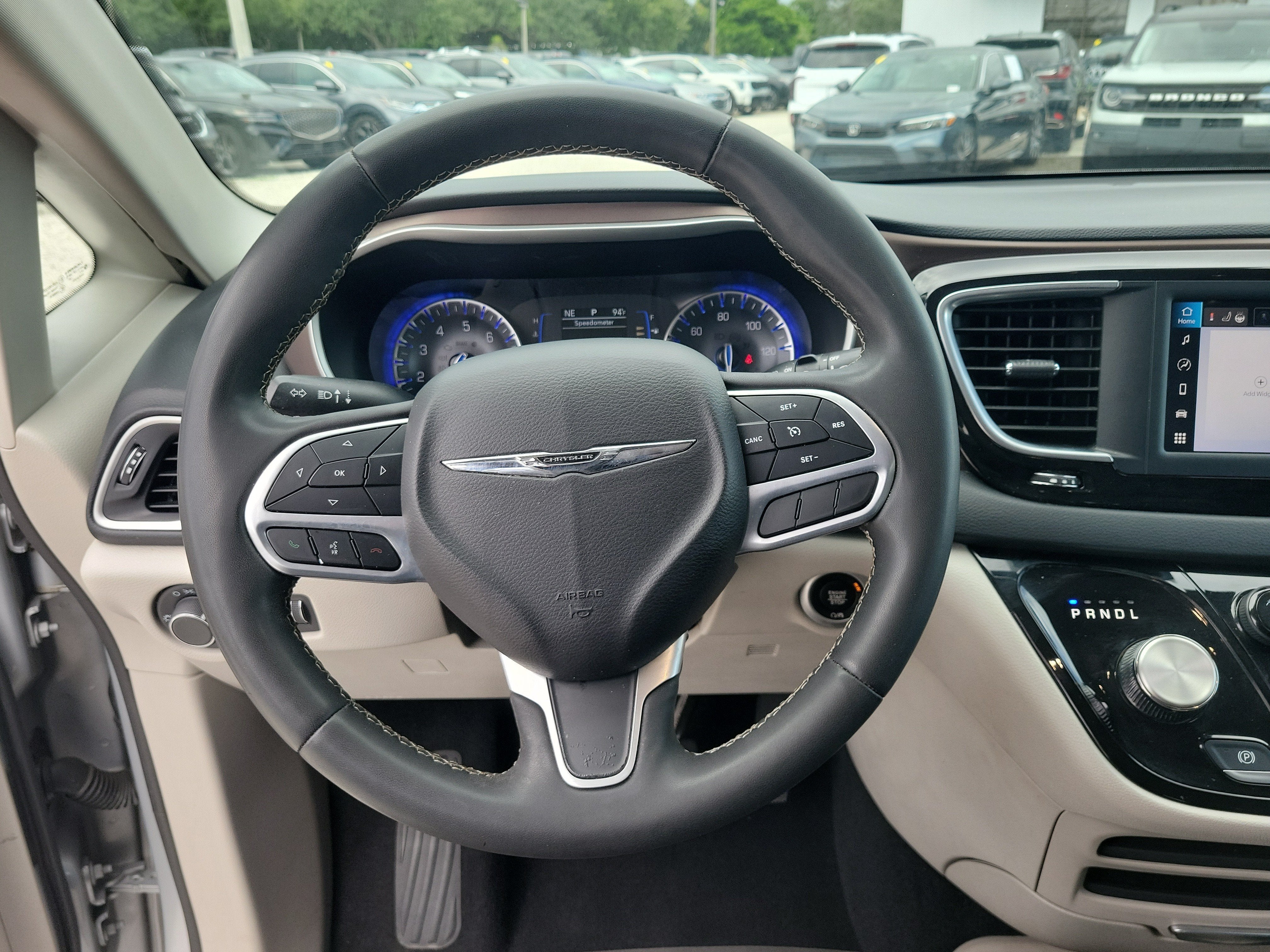 2023 Chrysler Voyager LX