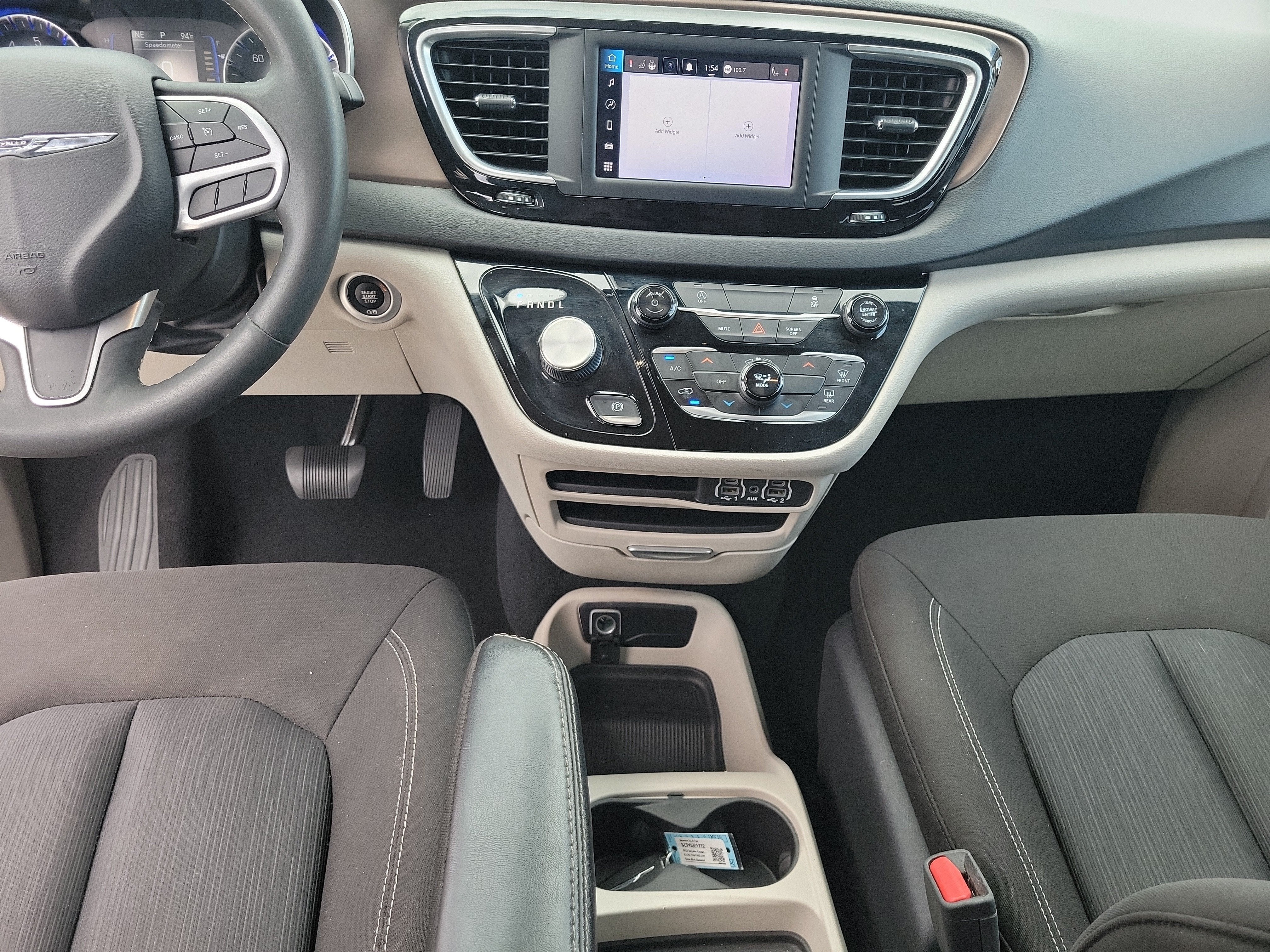 2023 Chrysler Voyager LX