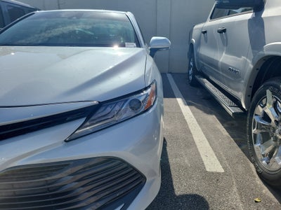 2020 Toyota Camry Hybrid XLE