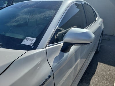 2020 Toyota Camry Hybrid XLE