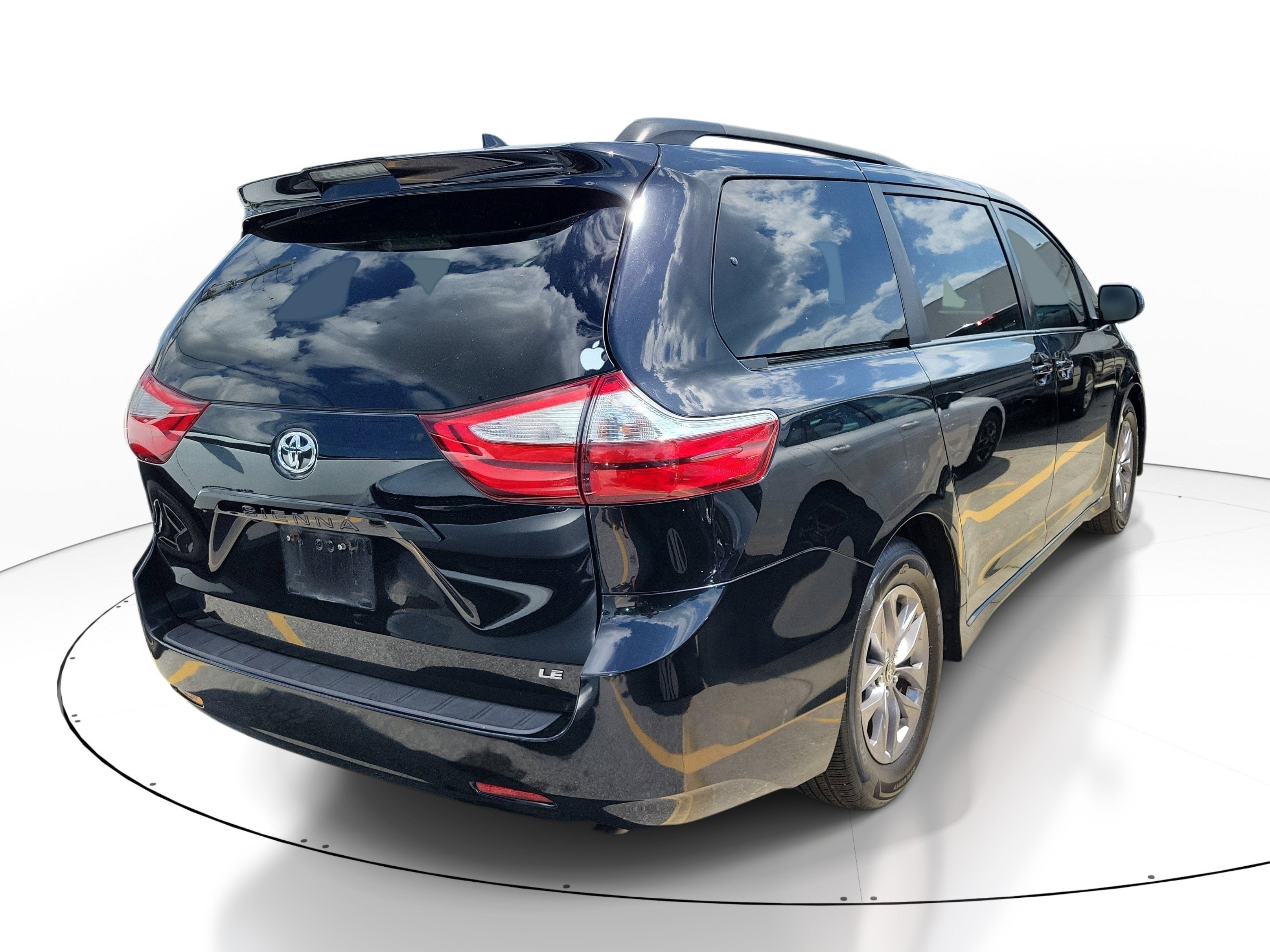 2019 Toyota Sienna LE Auto Access Seat