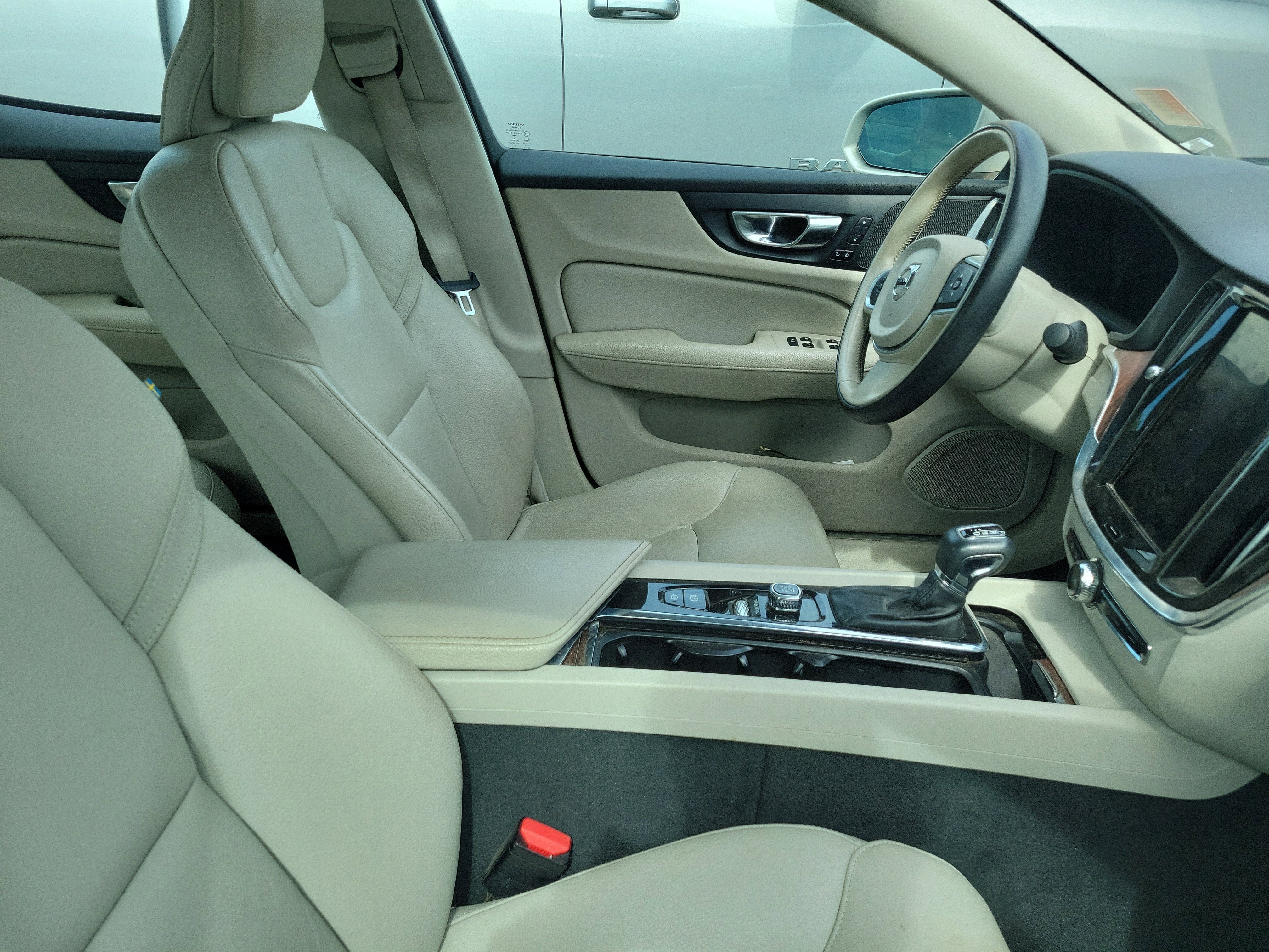 2020 Volvo S60 Momentum