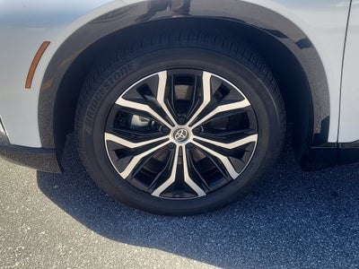 2025 Toyota Crown Signia XLE