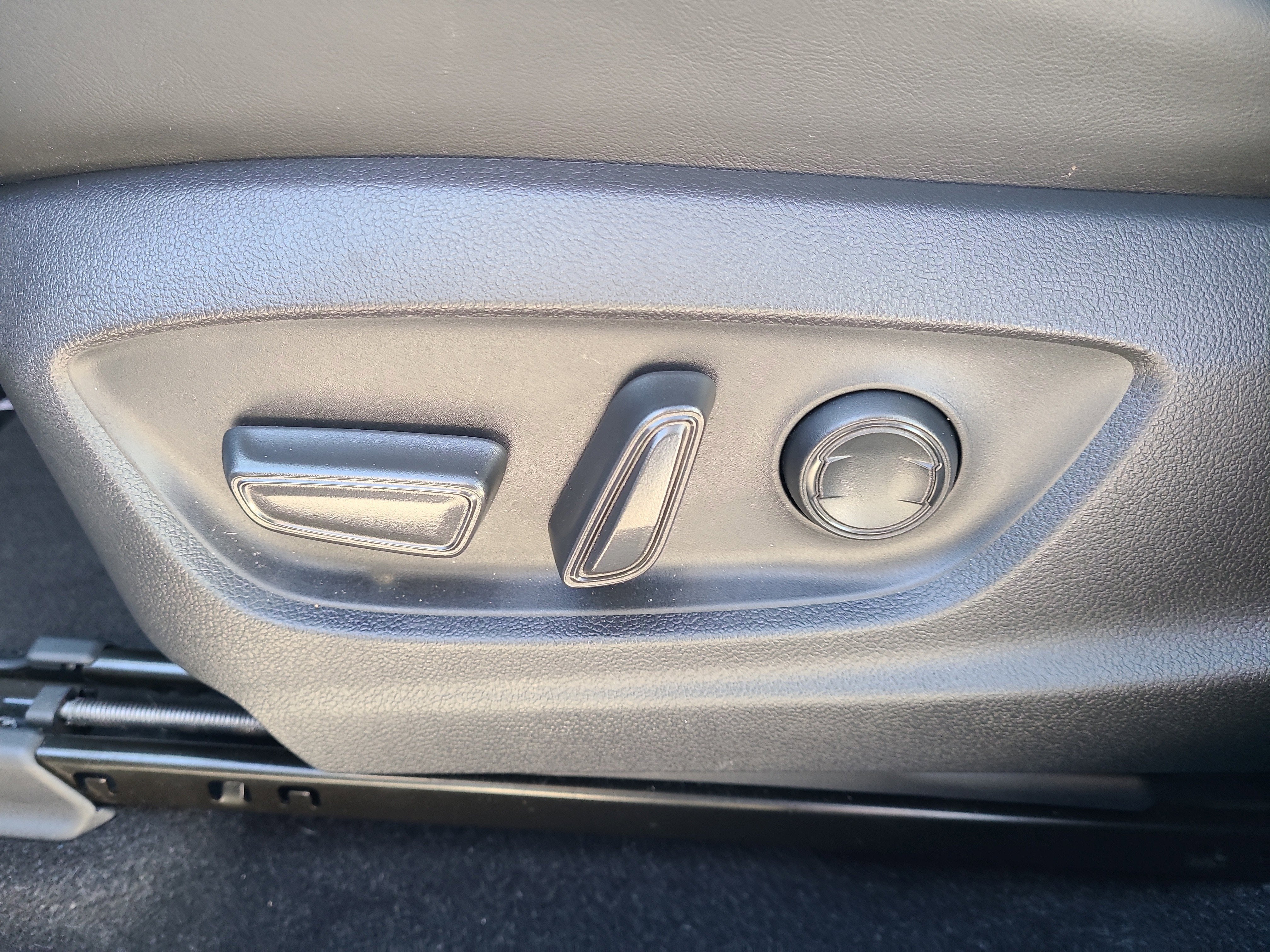 2025 Toyota Crown Signia XLE