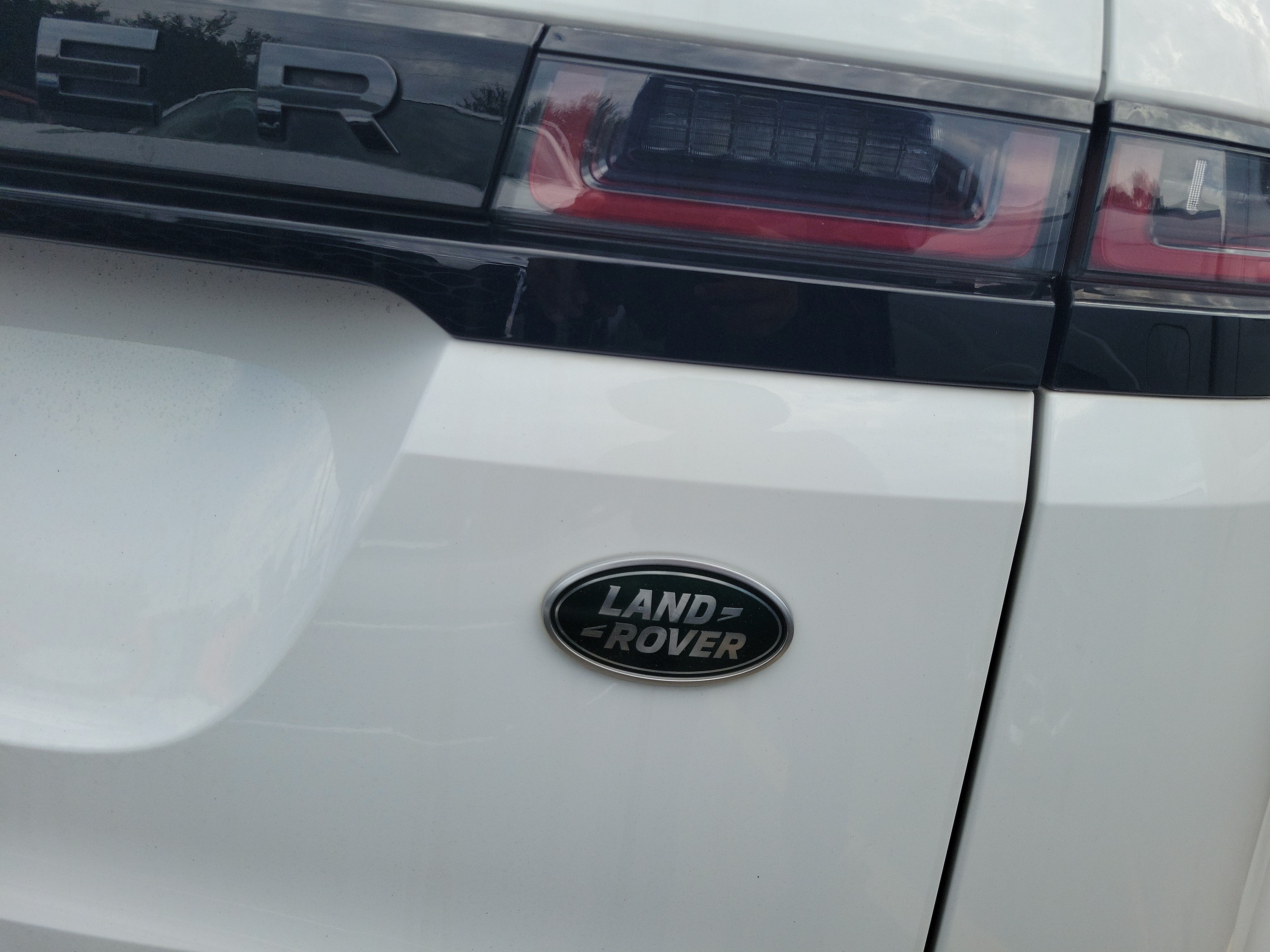 2023 Land Rover Range Rover Evoque R-Dynamic SE