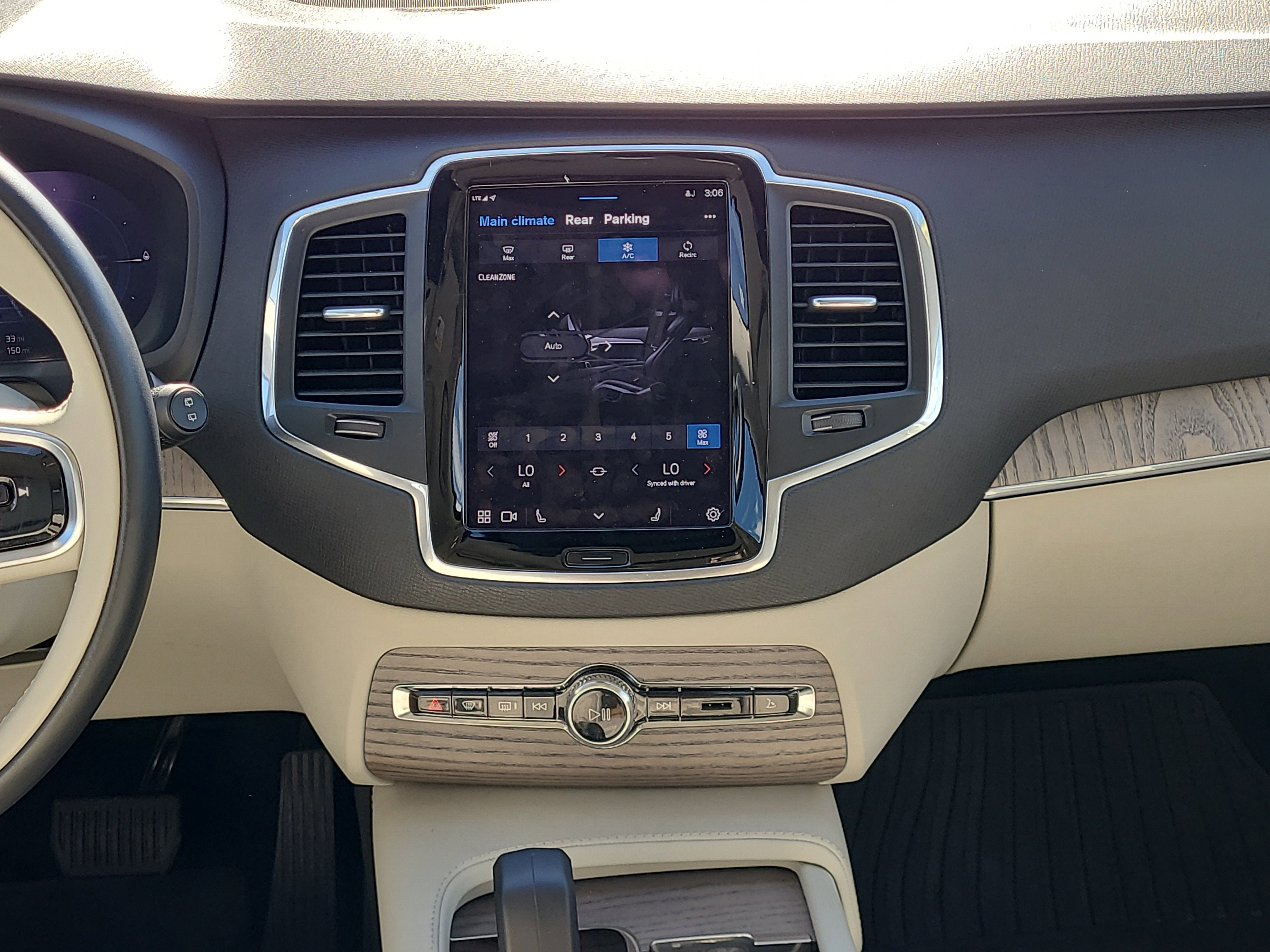 2023 Volvo XC90 Recharge Plug-In Hybrid Core Bright Theme