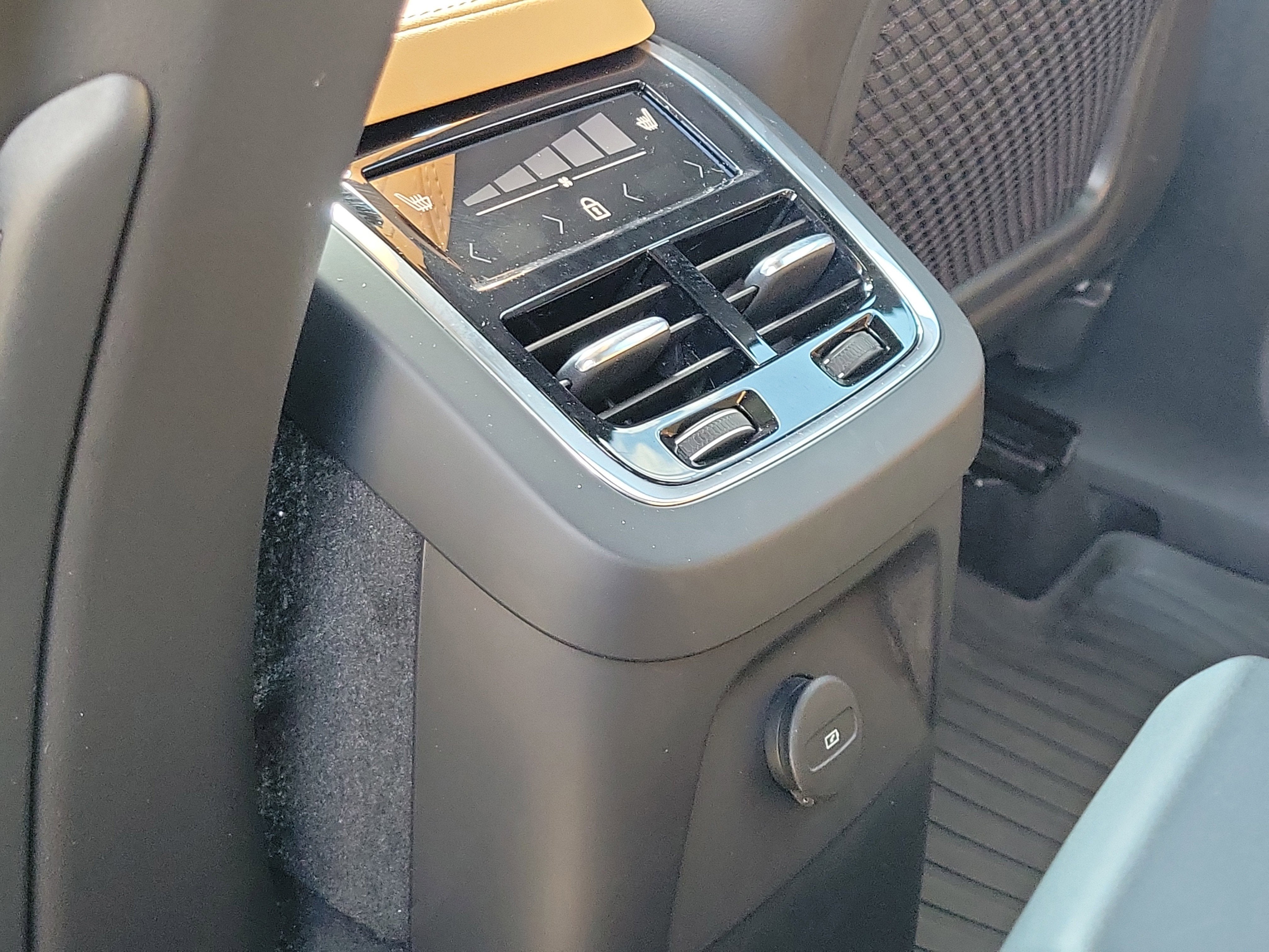 2025 Volvo XC90 Plug-In Hybrid Ultra