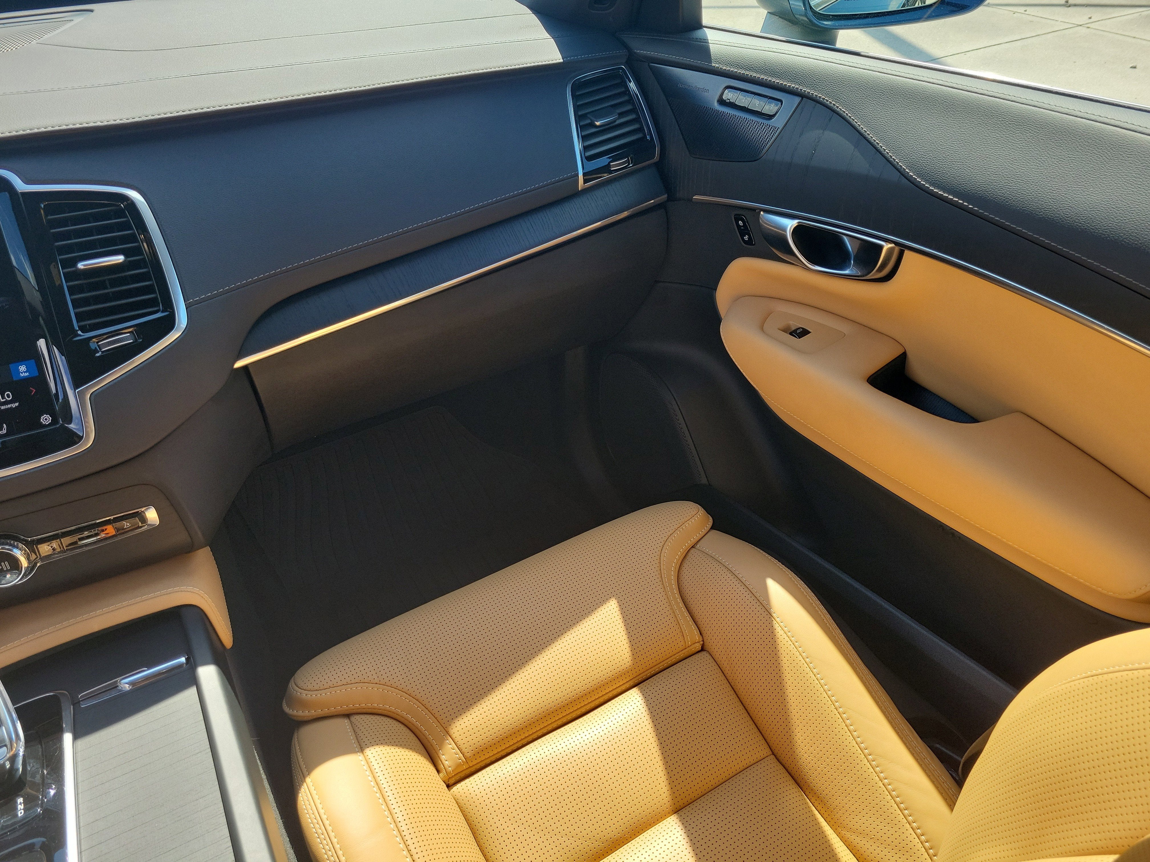 2025 Volvo XC90 Plug-In Hybrid Ultra