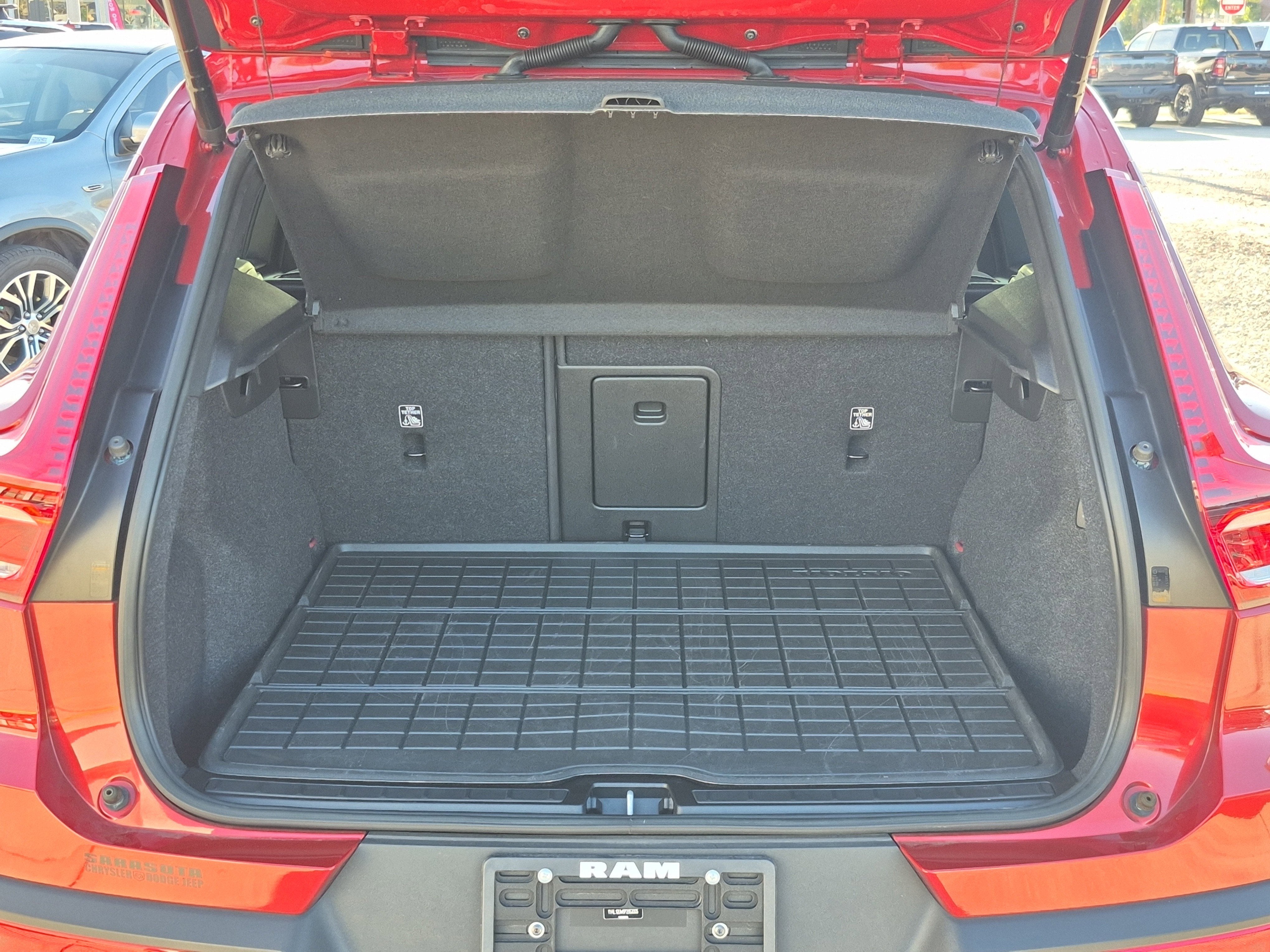 2023 Volvo XC40 Plus Dark Theme