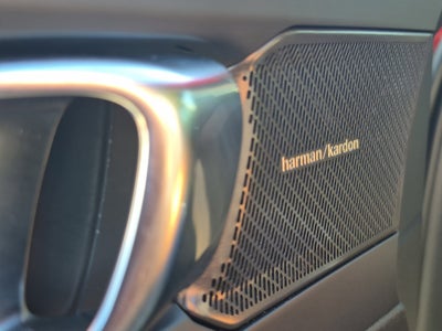 2023 Volvo XC40 Plus Dark Theme