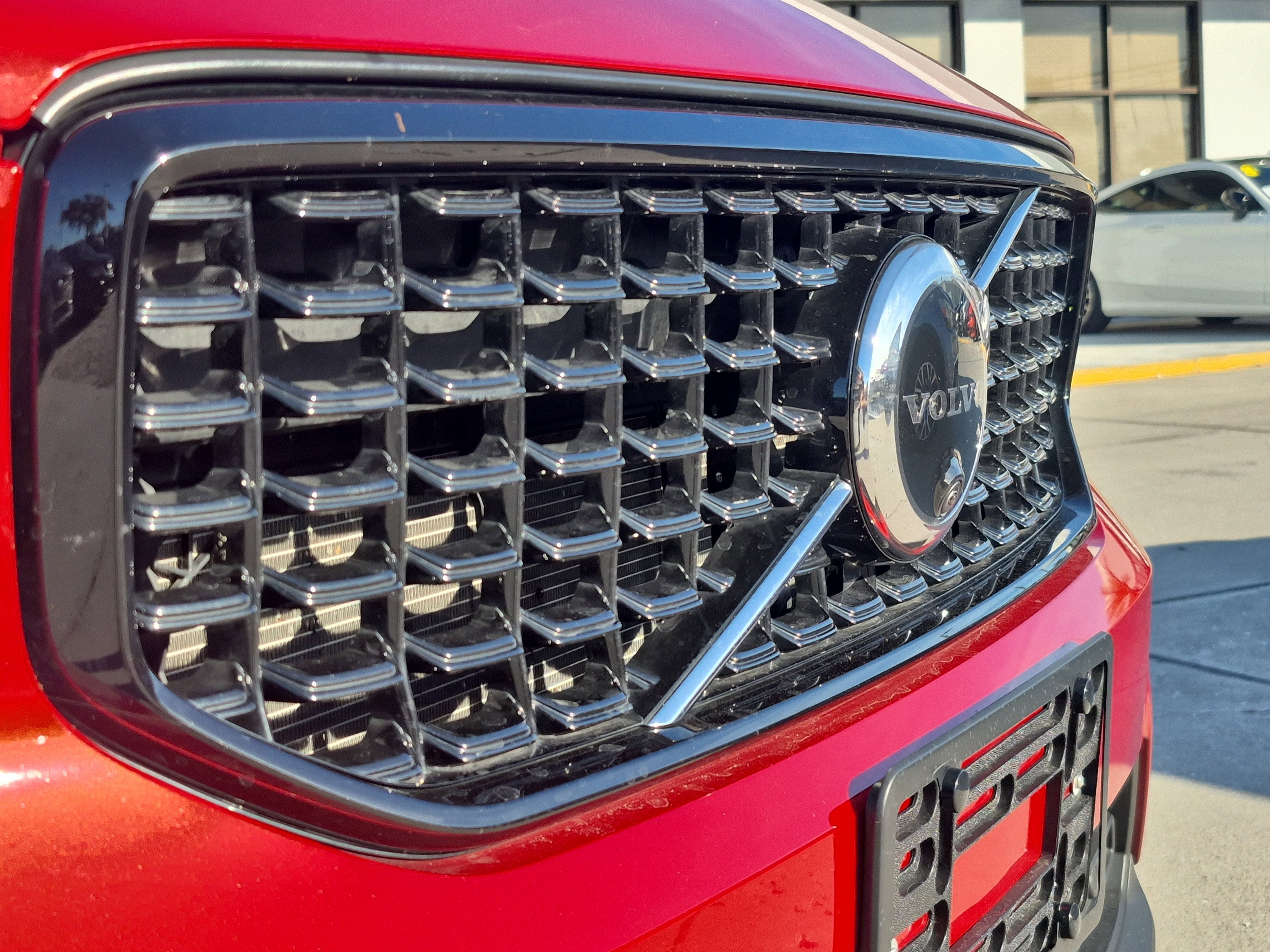 2023 Volvo XC40 Plus Dark Theme