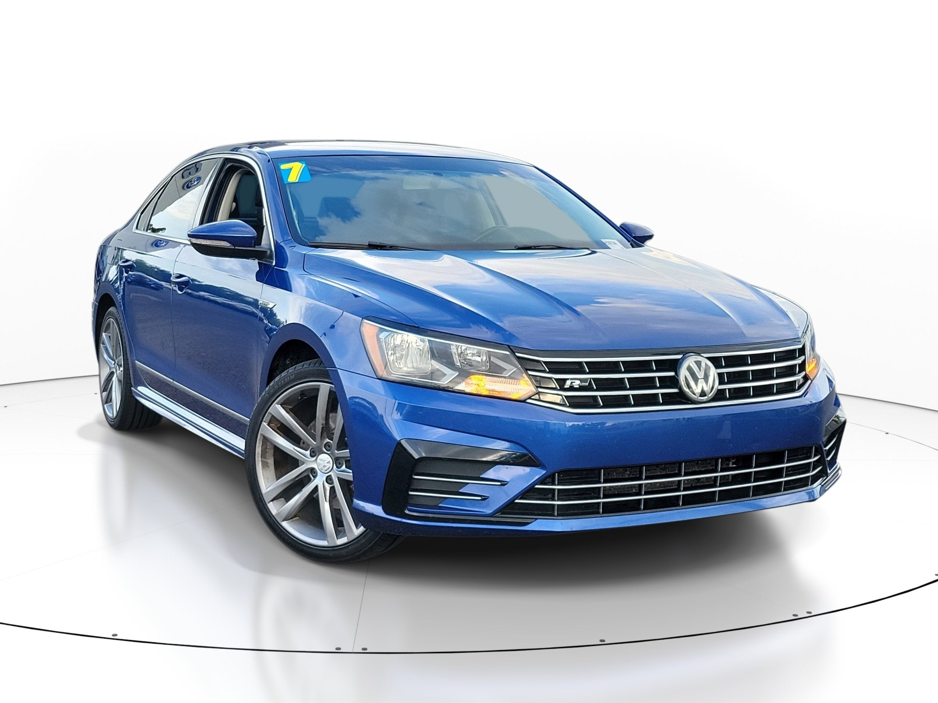 2017 Volkswagen Passat R-Line w/Comfort Pkg