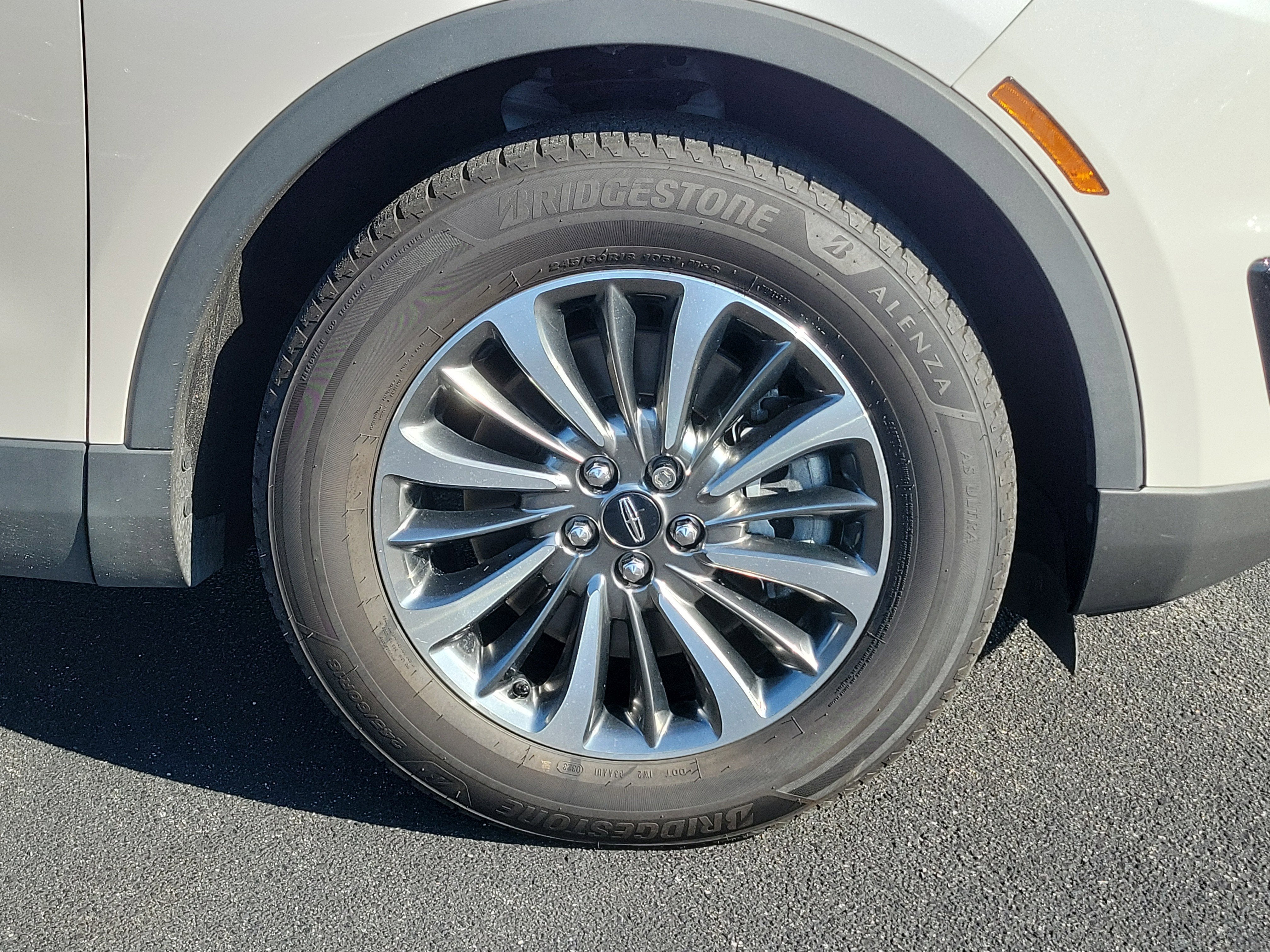 2019 Lincoln Nautilus Select