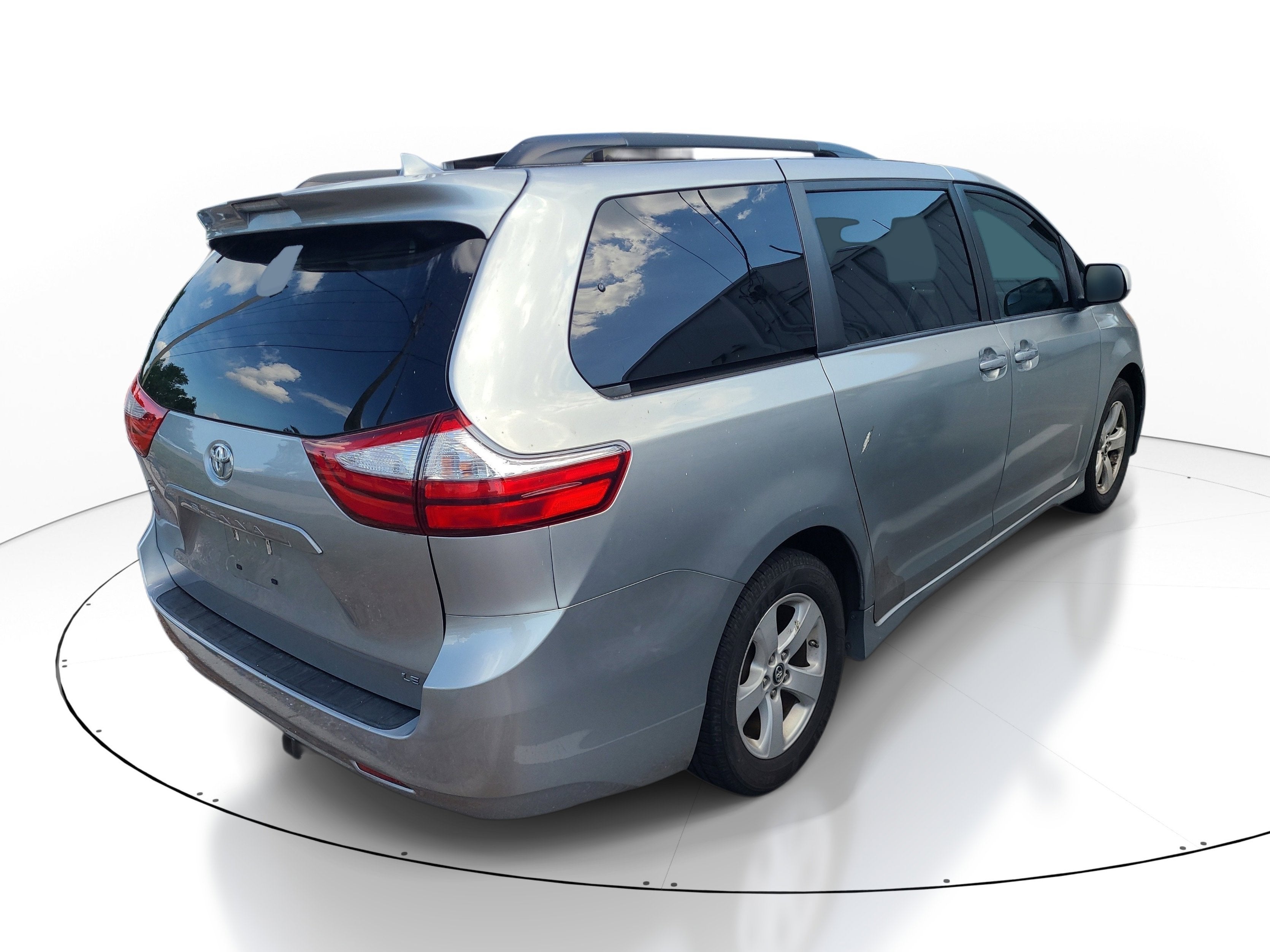 2018 Toyota Sienna LE Auto Access Seat