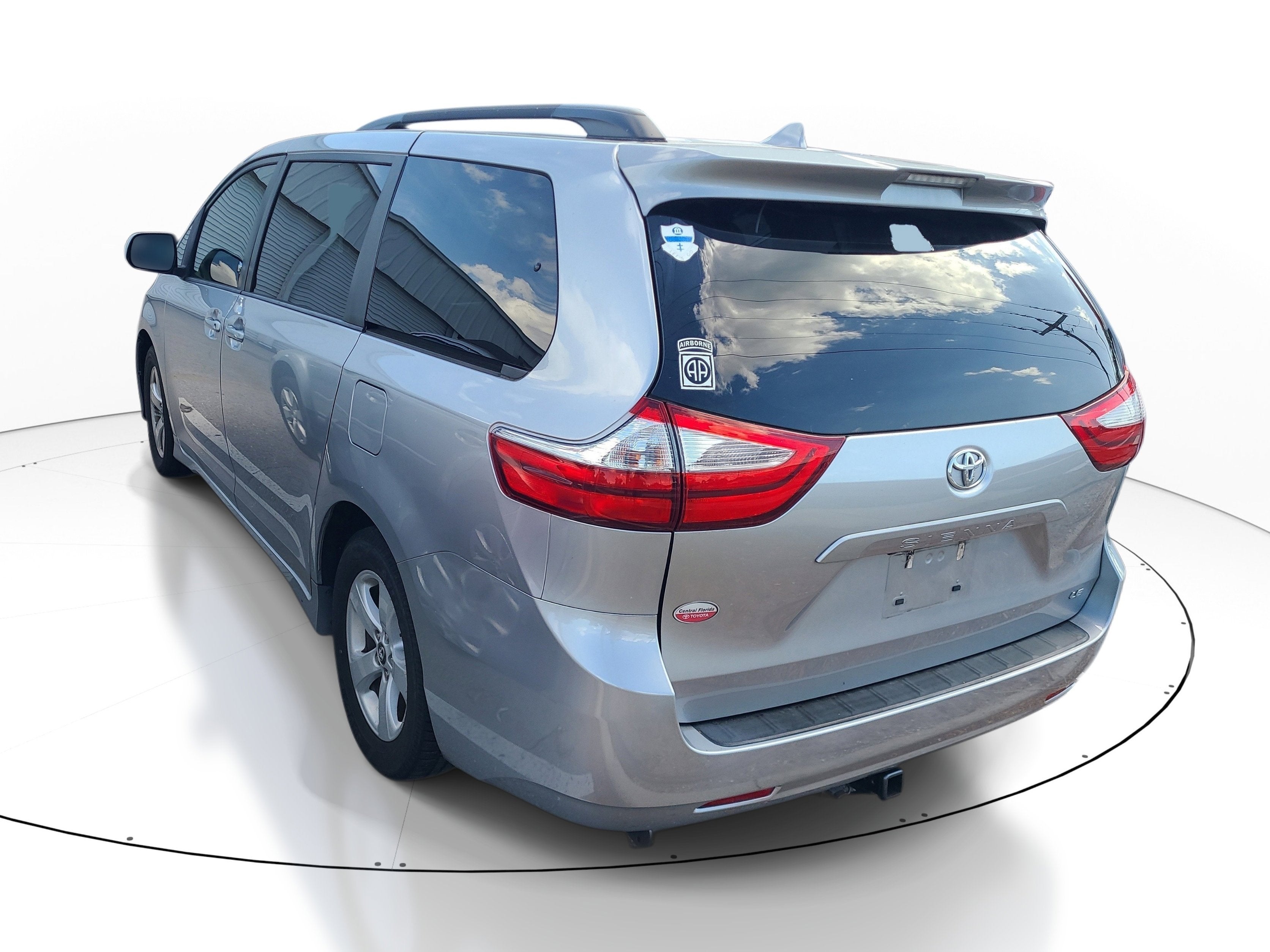 2018 Toyota Sienna LE Auto Access Seat