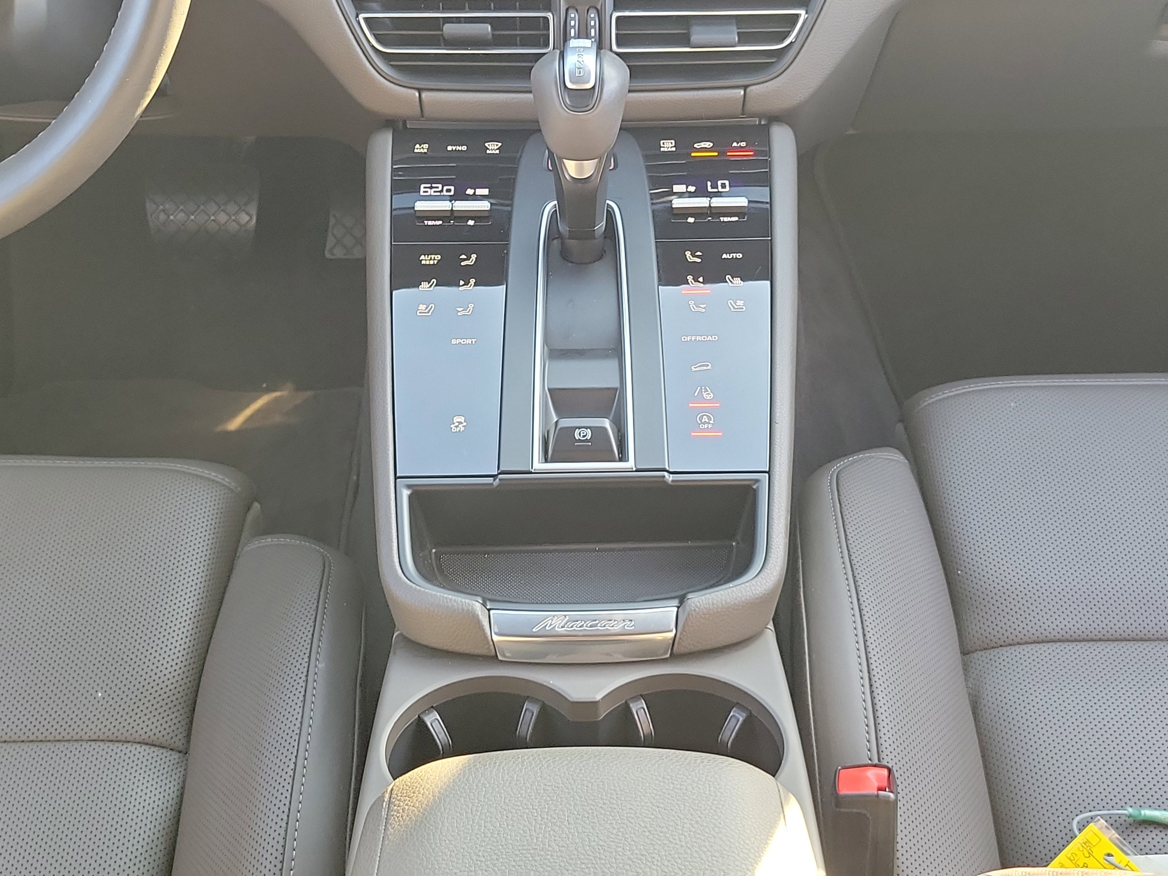 2025 Porsche Macan T