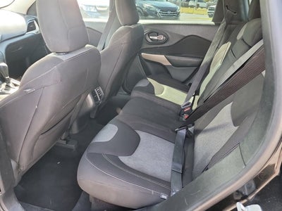 2017 Jeep Cherokee Sport