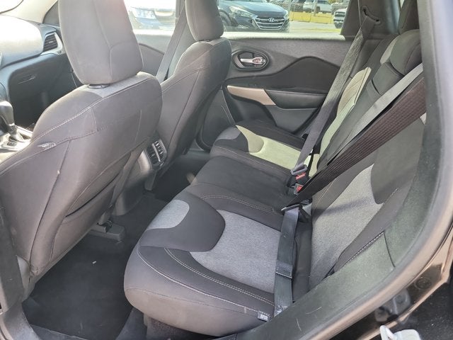 2017 Jeep Cherokee Sport