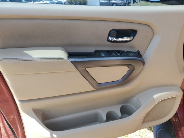 2015 Nissan Titan SV