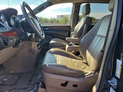 2014 Chrysler Town & Country Touring
