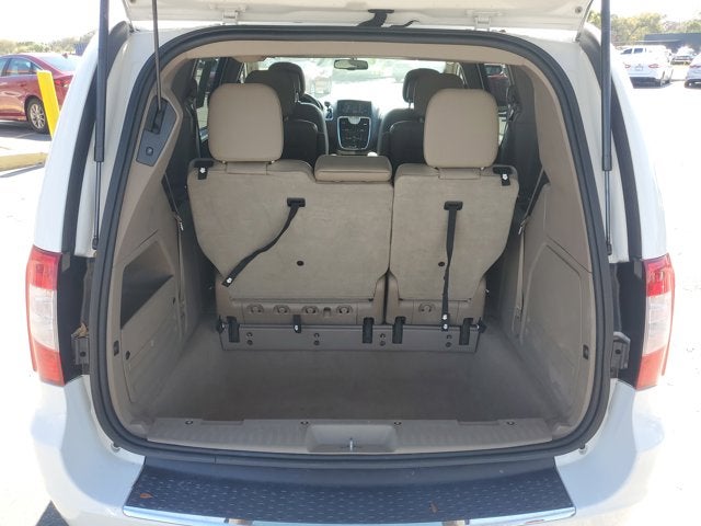 2016 Chrysler Town & Country Touring