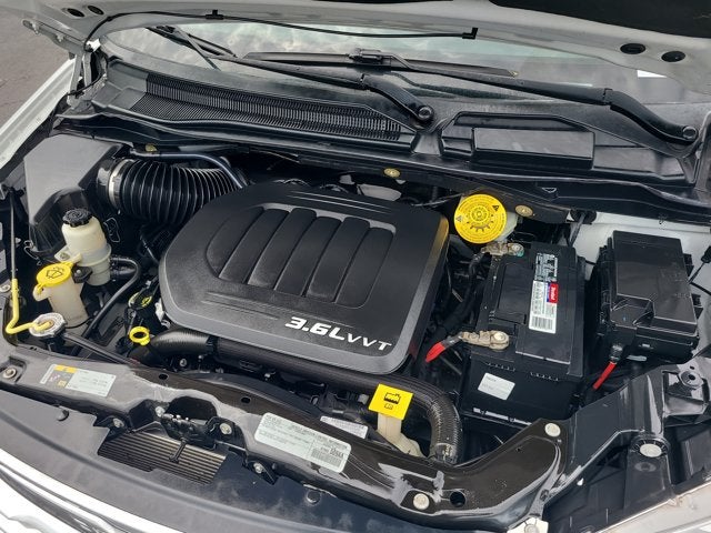 2016 Chrysler Town & Country Touring