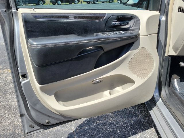 2014 Chrysler Town & Country Touring