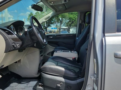 2014 Chrysler Town & Country Touring