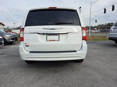 2016 Chrysler Town & Country Touring