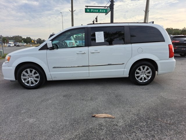 2016 Chrysler Town & Country Touring