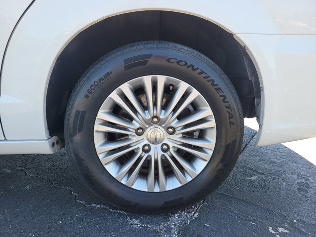 2015 Chrysler Town & Country Touring-L