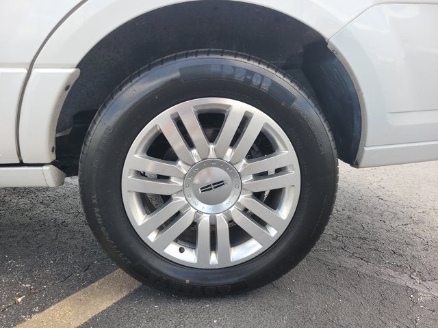 2013 Lincoln Navigator 2WD 4dr