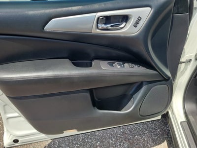 2020 Nissan Pathfinder SL