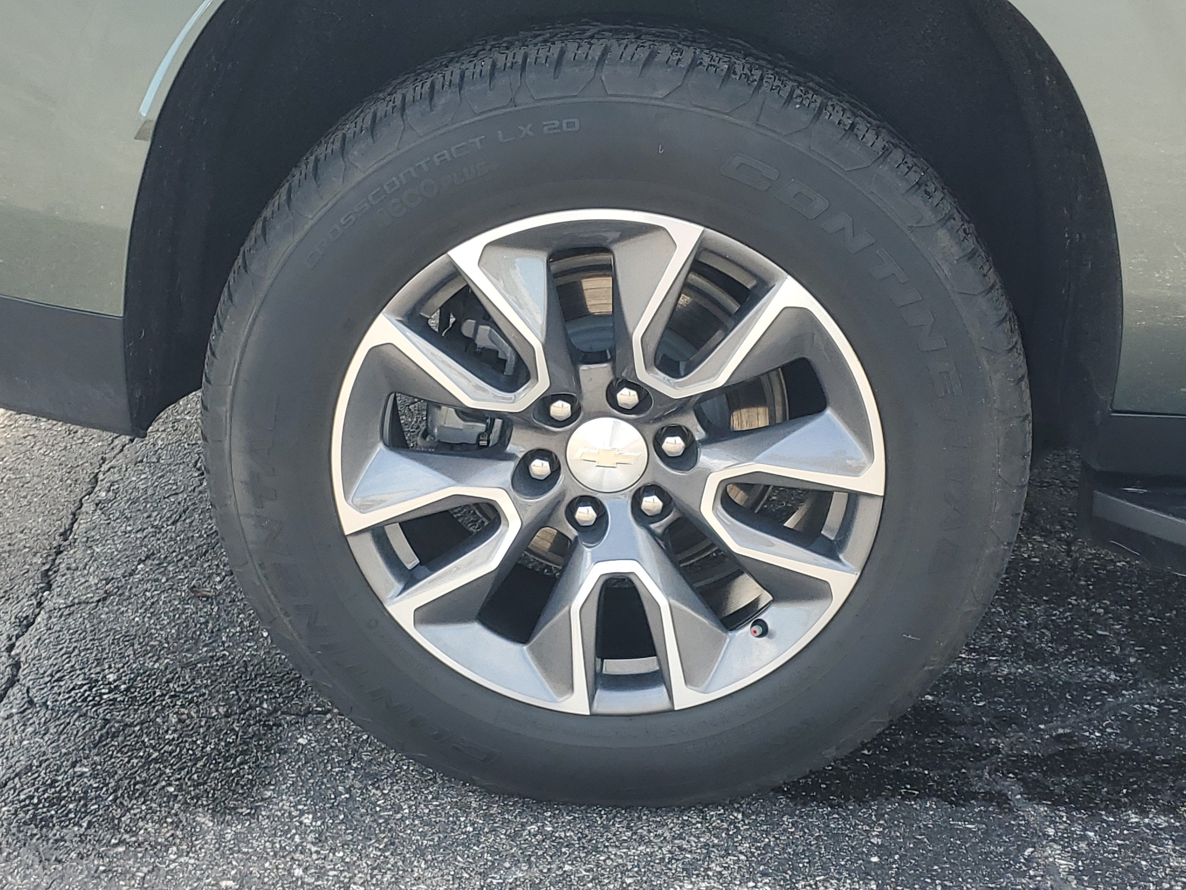 2023 Chevrolet Suburban LT