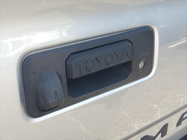 2022 Toyota Tacoma 2WD SR5