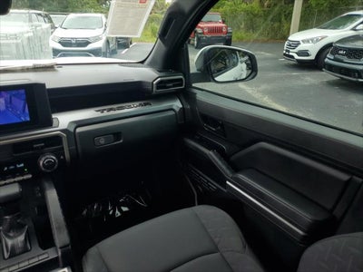 2024 Toyota Tacoma 4WD SR5