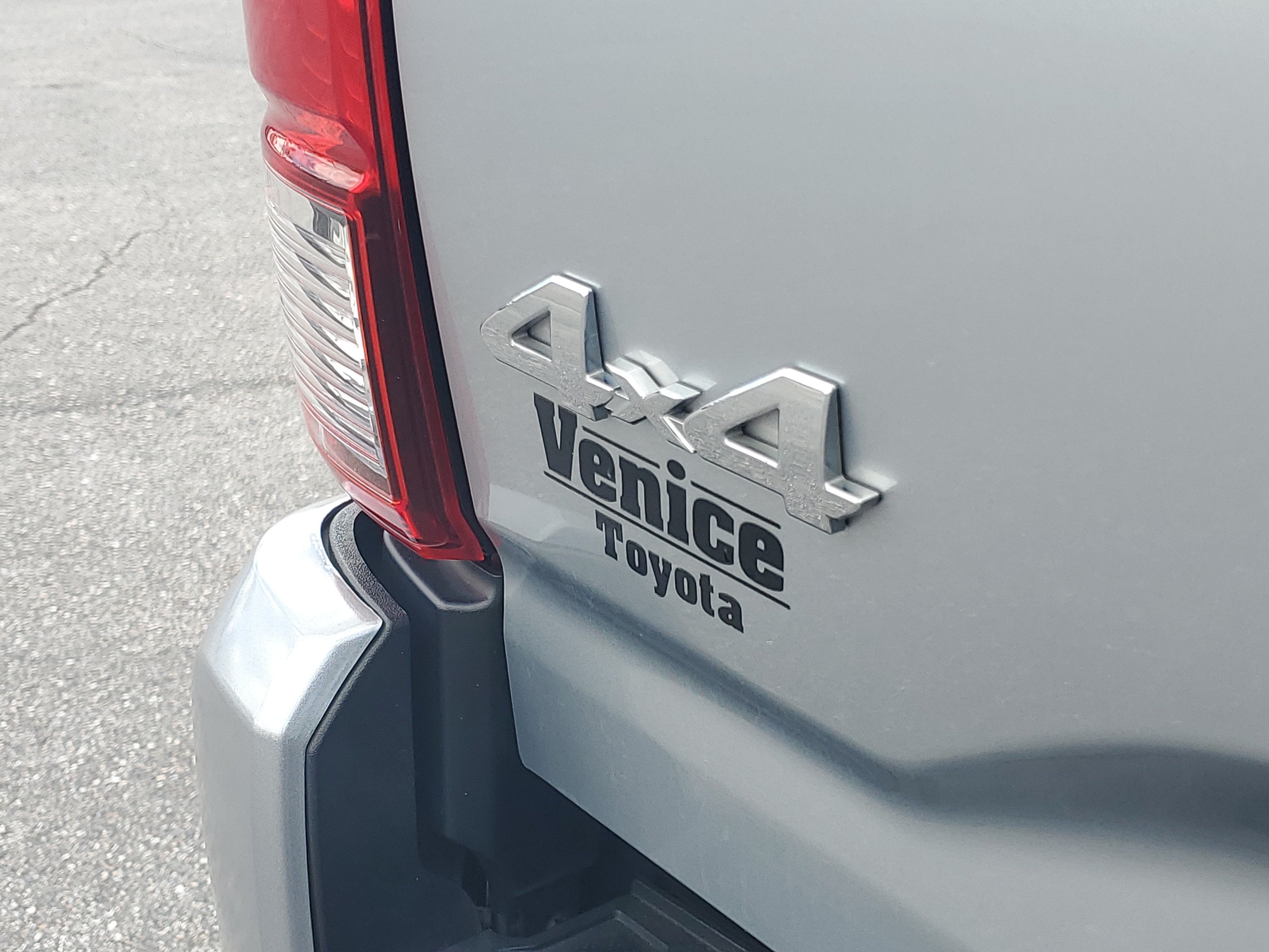 2022 Toyota Tacoma 4WD SR5
