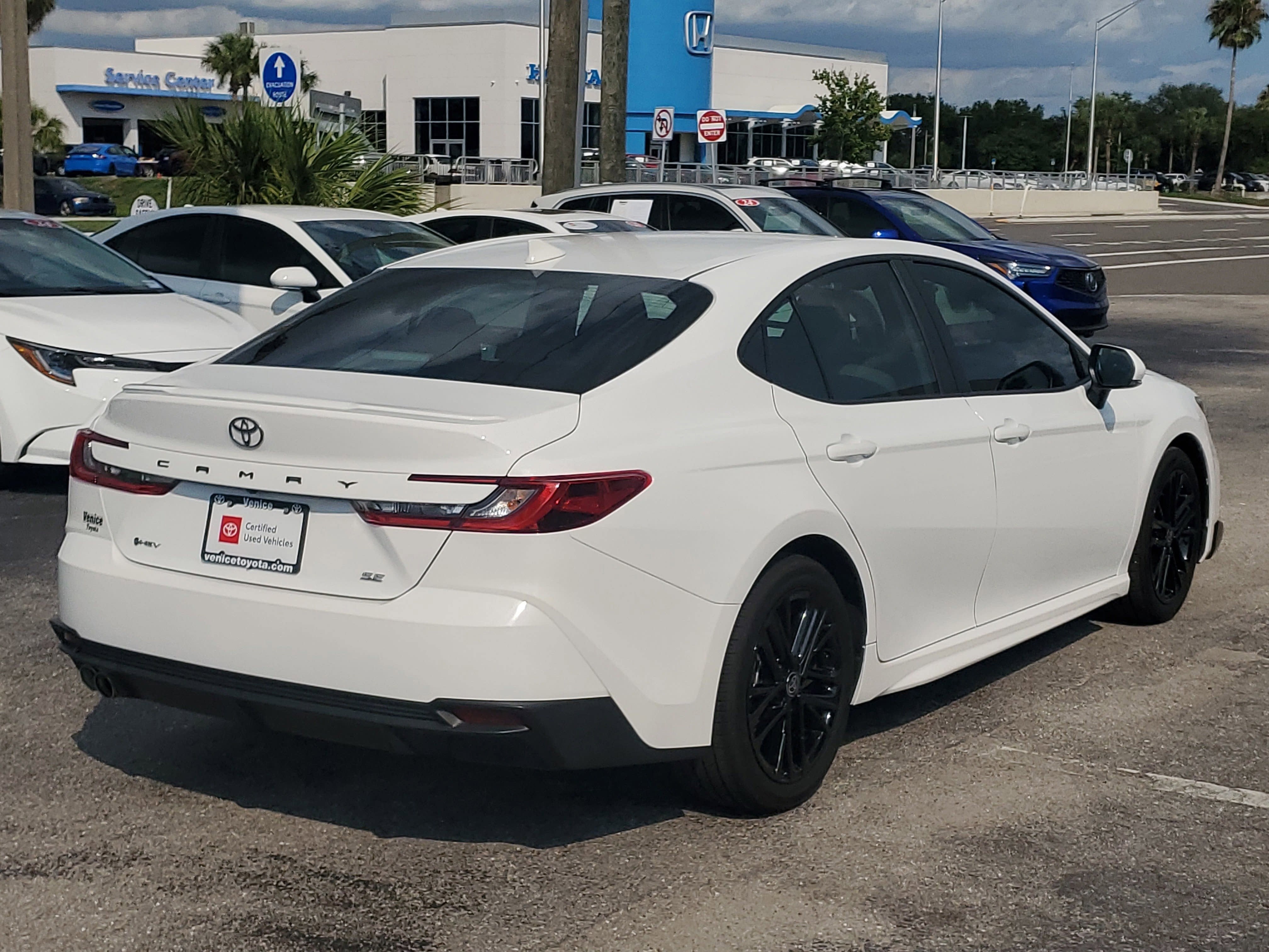 2025 Toyota Camry SE