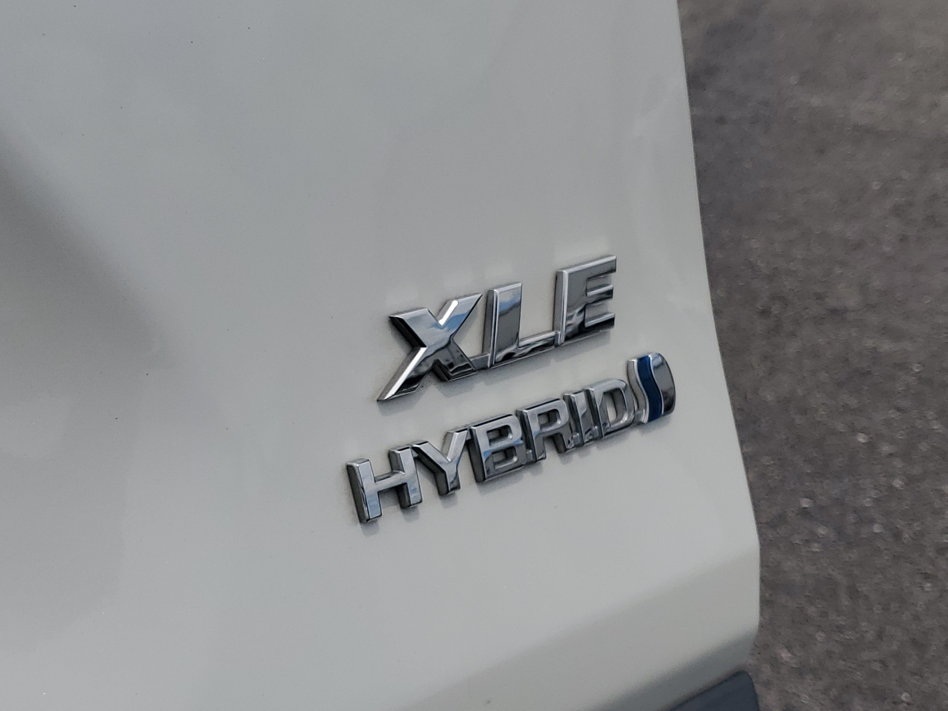 2022 Toyota RAV4 Hybrid XLE Premium